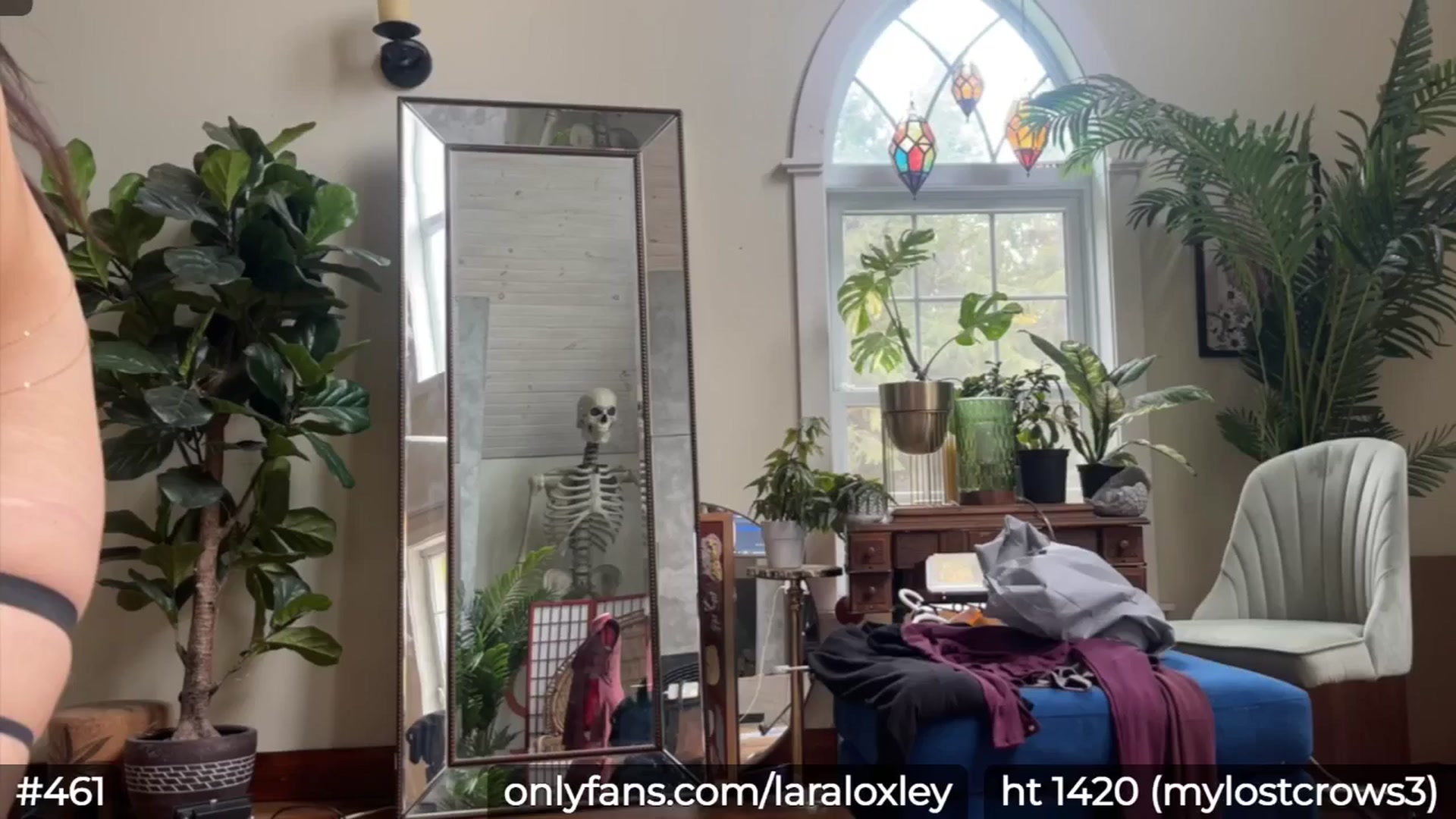 Gallery image thumbnail from LaraLoxley's myfreecams stream on, 10/14/2024, 16:11 image 10 of 20