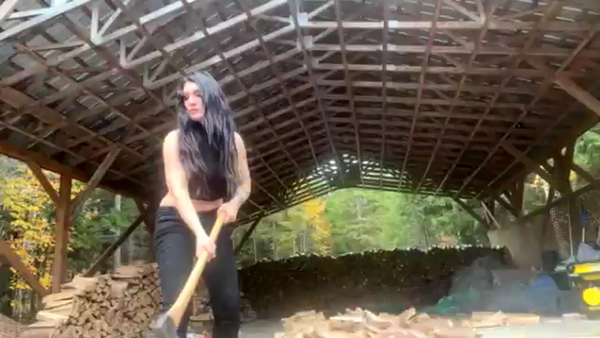 Gallery image thumbnail from LaraLoxley's myfreecams stream on, 10/14/2024, 17:16 image 17 of 20