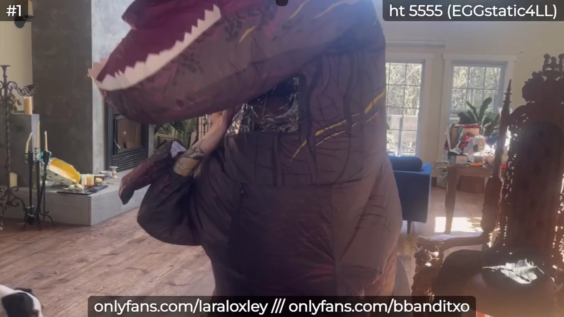 Gallery image thumbnail from LaraLoxley's myfreecams stream on, 11/03/2024, 18:08 image 8 of 20