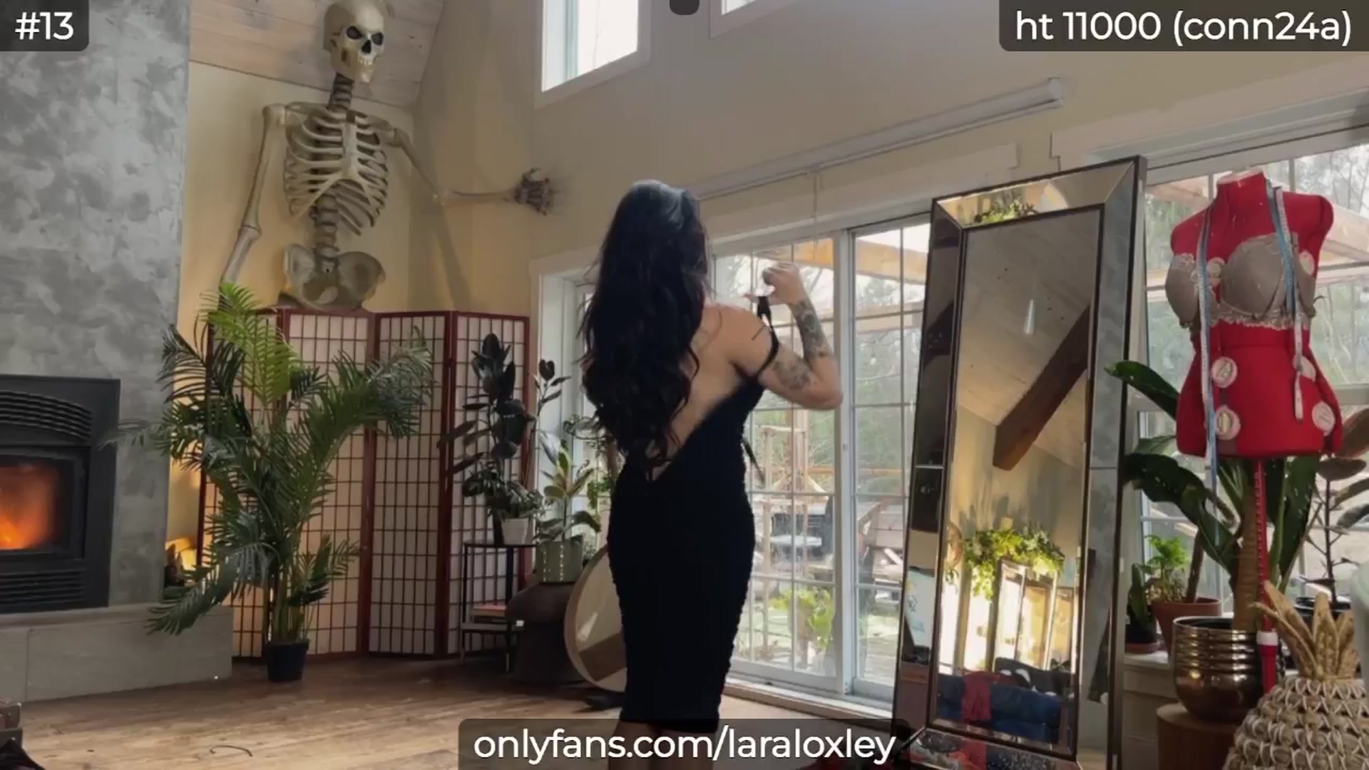 Gallery image thumbnail from LaraLoxley's myfreecams stream on, 11/21/2024, 16:02 image 17 of 20