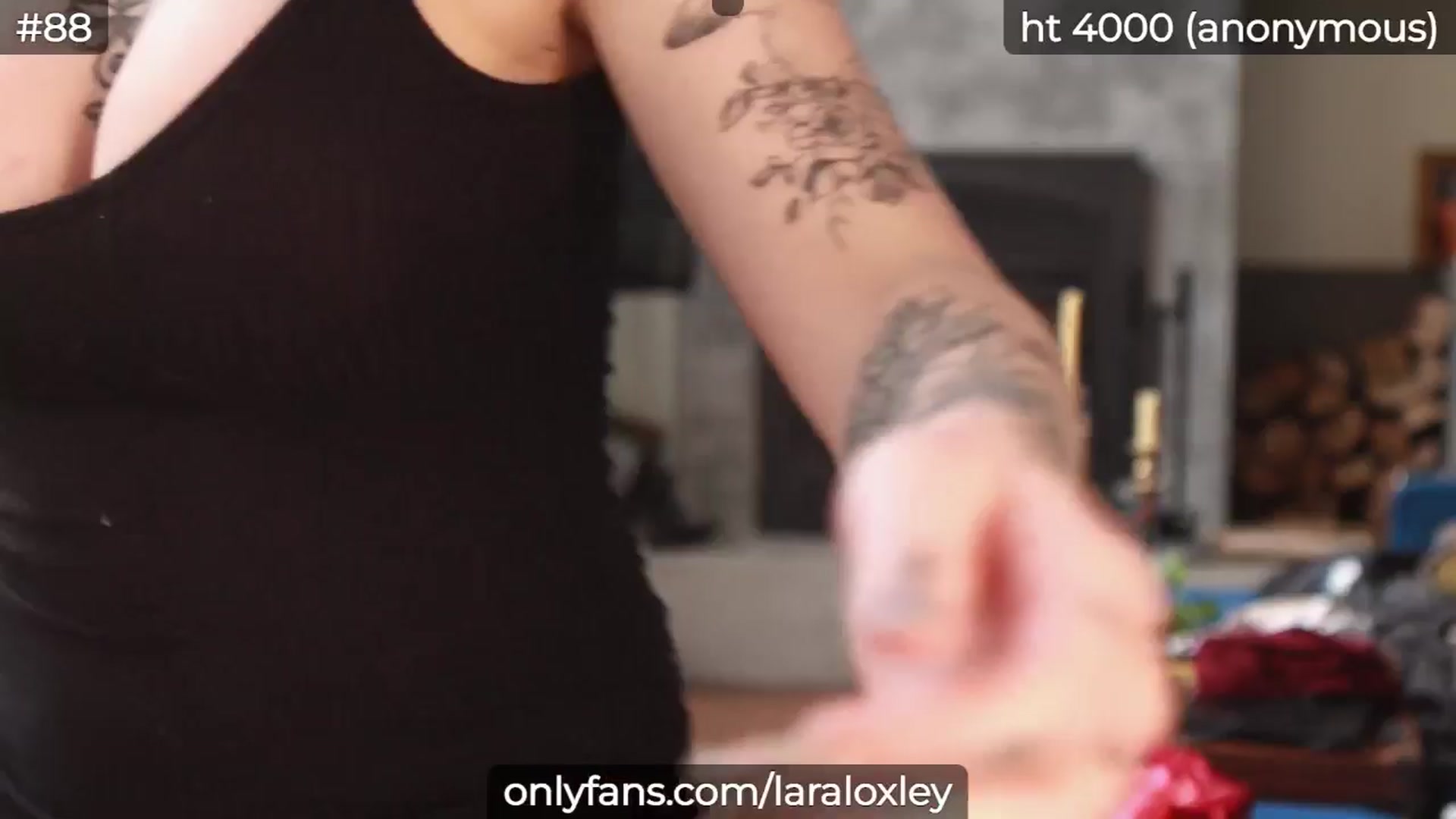 Gallery image thumbnail from LaraLoxley's myfreecams stream on, 12/28/2024, 18:33 image 6 of 20