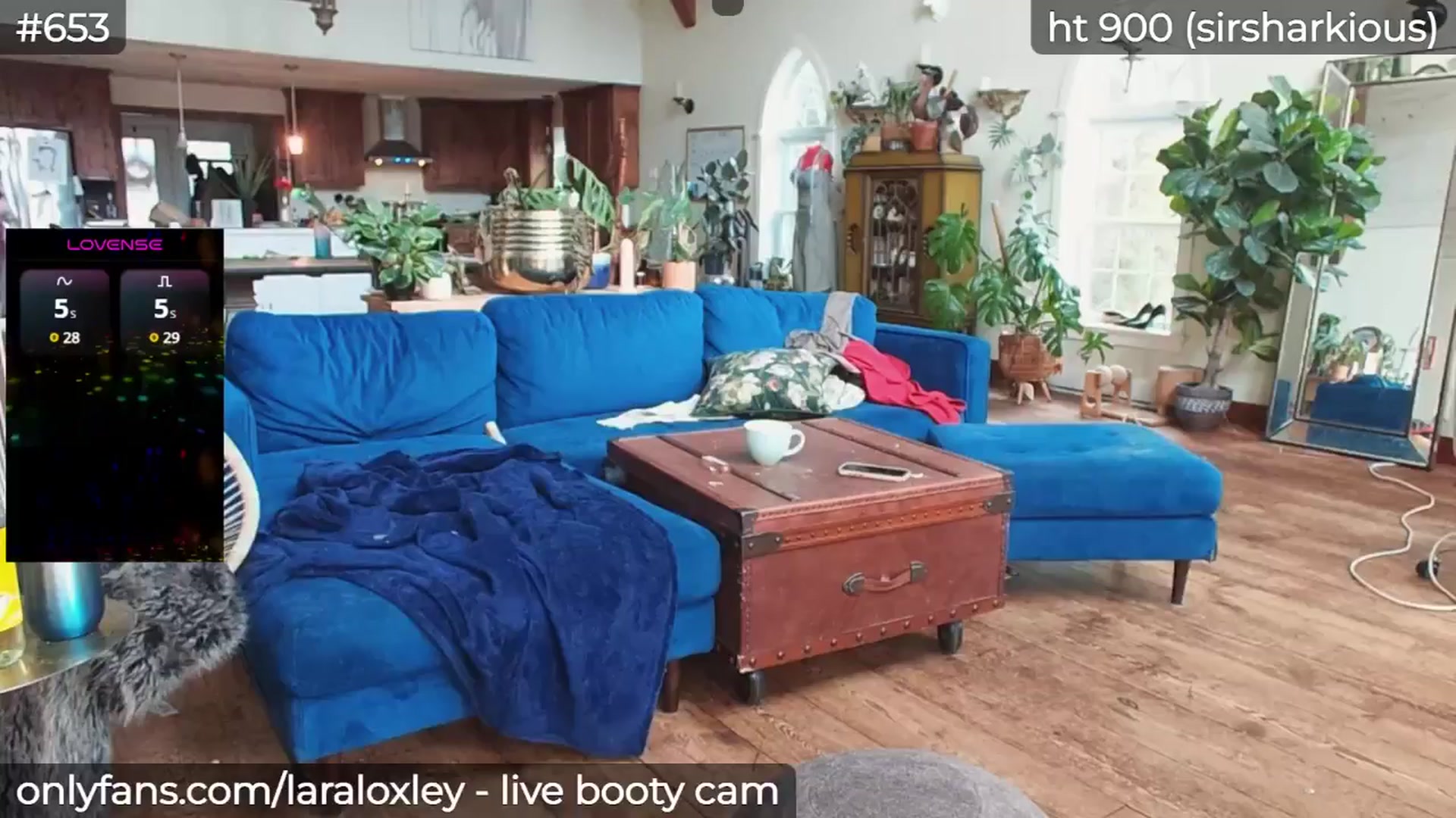 Gallery image thumbnail from LaraLoxley's myfreecams stream on, 04/22/2025, 22:05 image 1 of 20