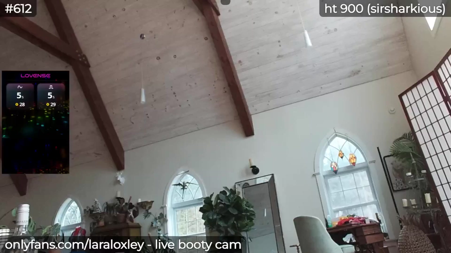 Gallery image thumbnail from LaraLoxley's myfreecams stream on, 04/22/2025, 22:37 image 14 of 20
