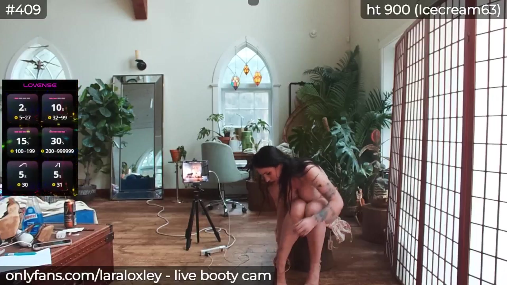 Gallery image thumbnail from LaraLoxley's myfreecams stream on, 04/26/2025, 22:10 image 9 of 20
