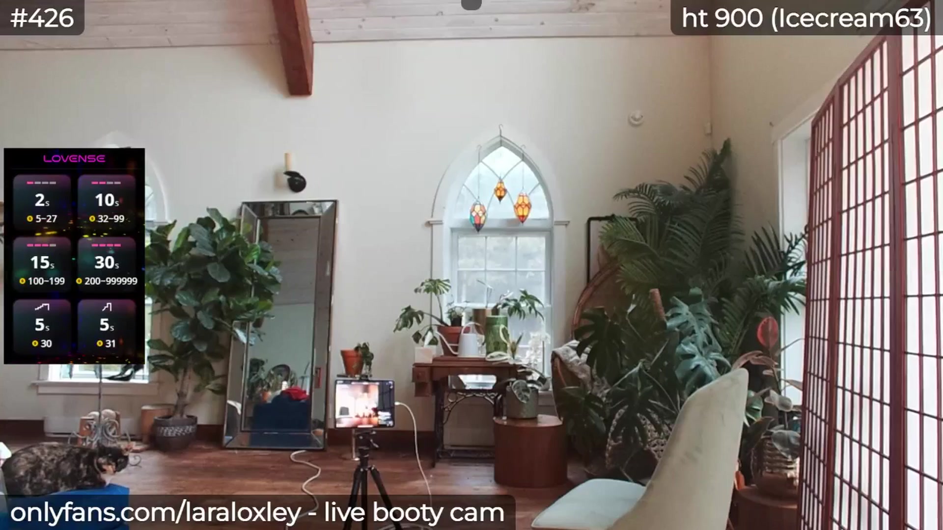 Gallery image thumbnail from LaraLoxley's myfreecams stream on, 04/26/2025, 22:10 image 5 of 20