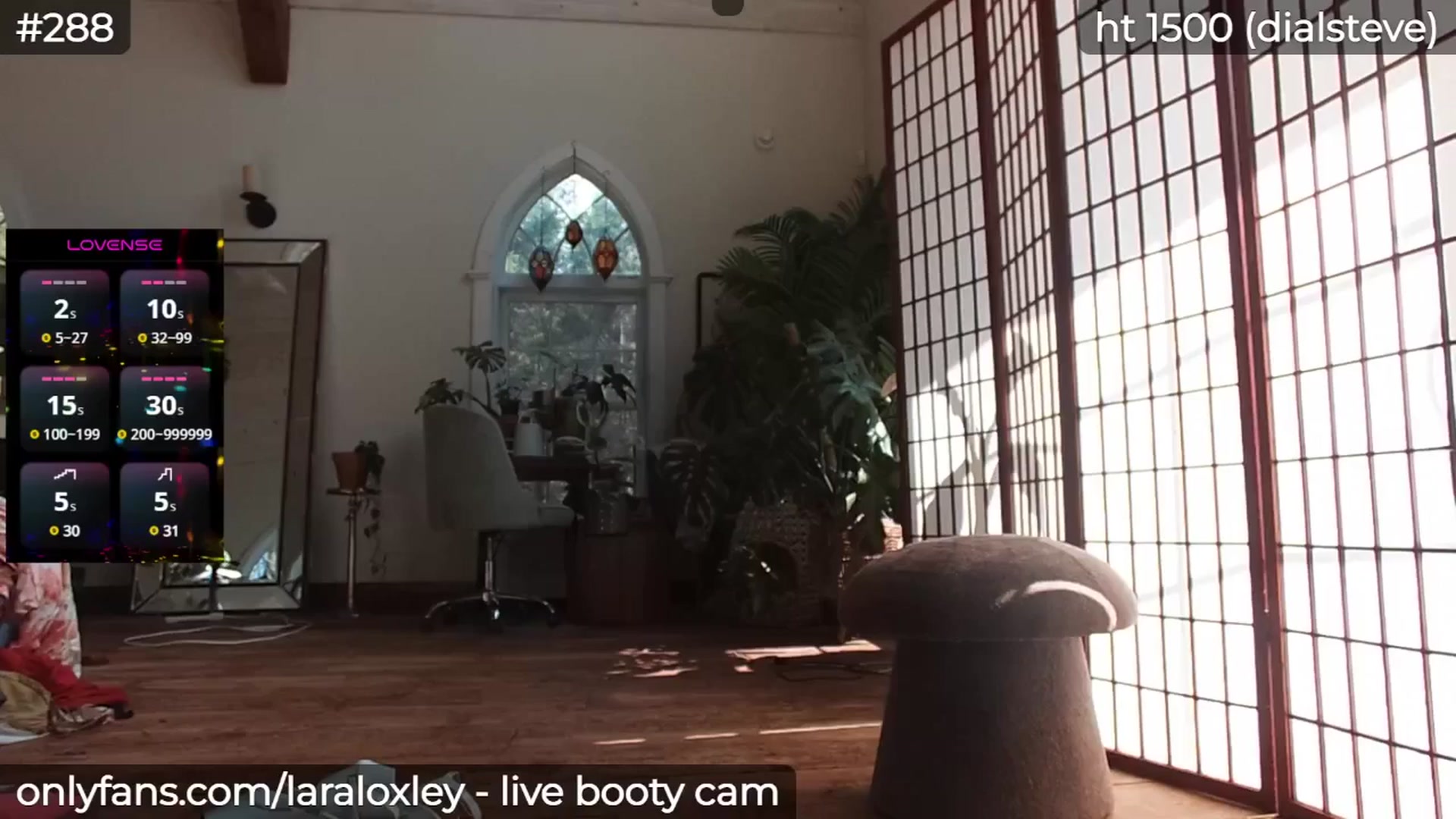 Gallery image thumbnail from LaraLoxley's myfreecams stream on, 04/27/2025, 21:13 image 12 of 20