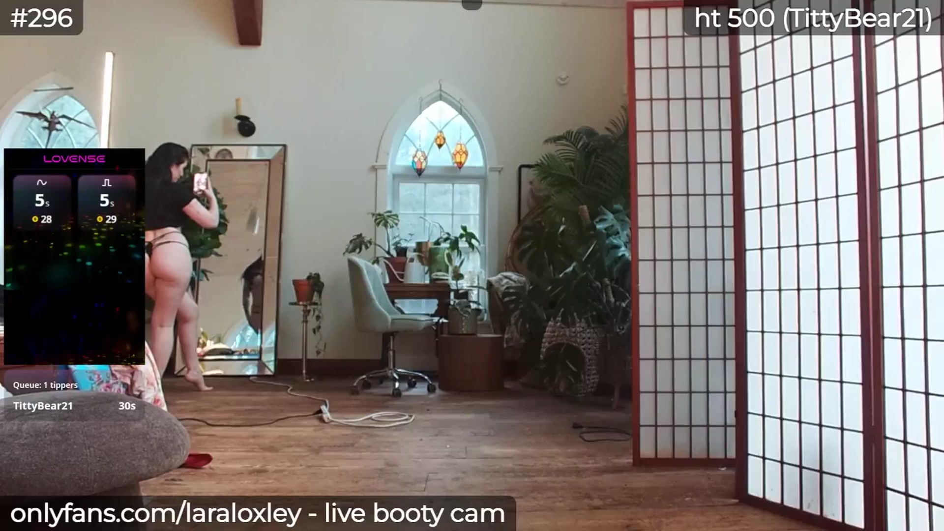Gallery image thumbnail from LaraLoxley's myfreecams stream on, 04/29/2025, 22:05 image 1 of 20
