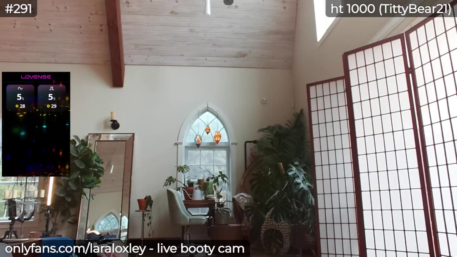 Gallery image thumbnail from LaraLoxley's myfreecams stream on, 04/29/2025, 22:05 image 17 of 20