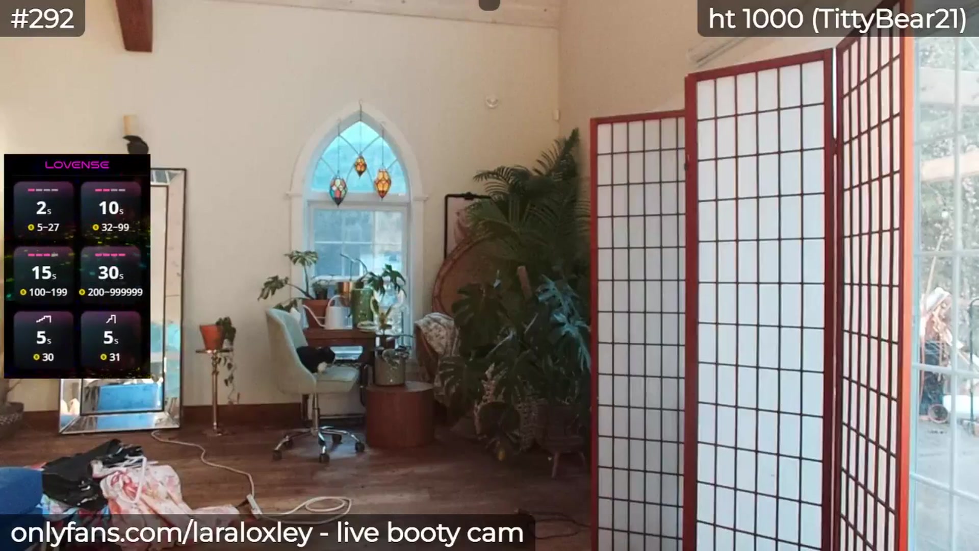 Gallery image thumbnail from LaraLoxley's myfreecams stream on, 04/29/2025, 22:05 image 4 of 20