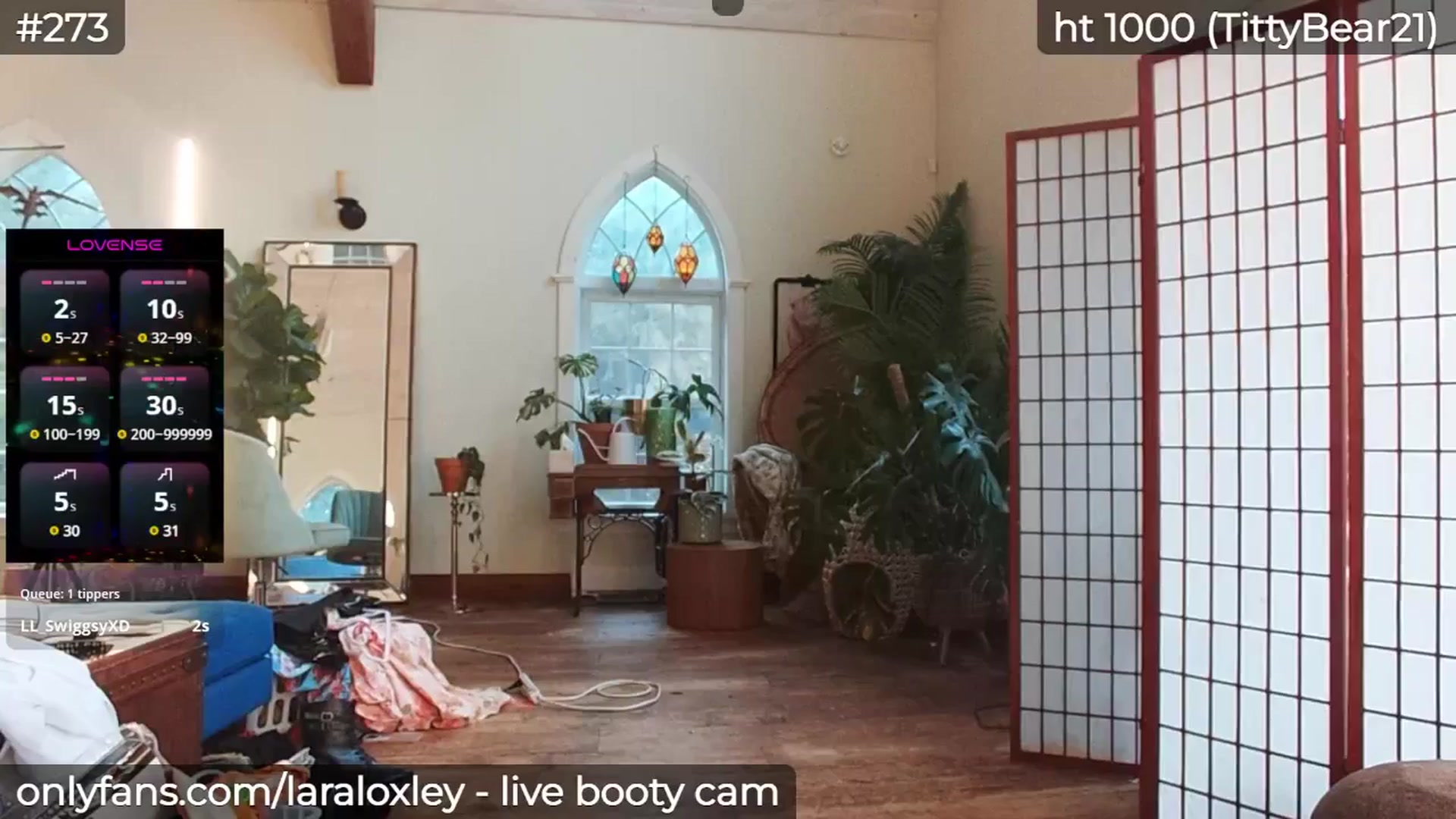 Gallery image thumbnail from LaraLoxley's myfreecams stream on, 04/29/2025, 22:32 image 11 of 20