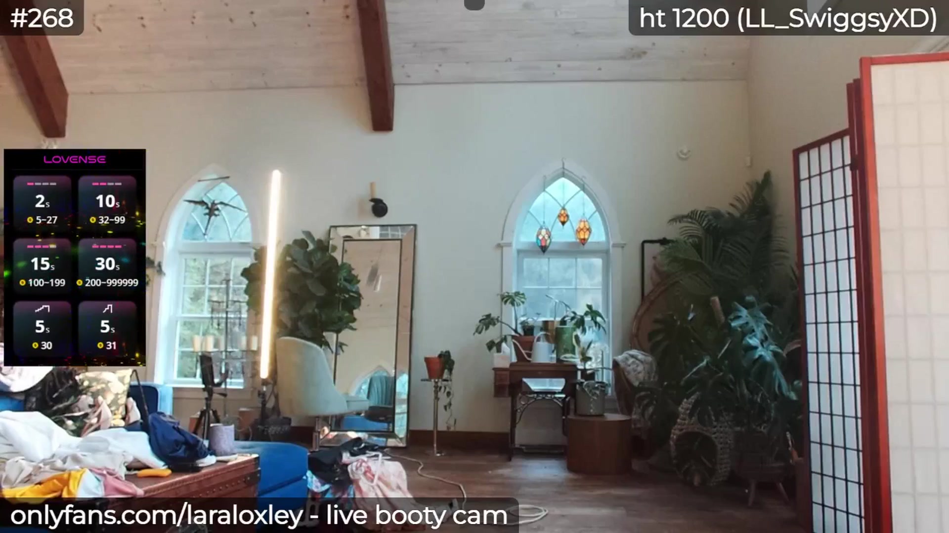 Gallery image thumbnail from LaraLoxley's myfreecams stream on, 04/29/2025, 23:06 image 13 of 20