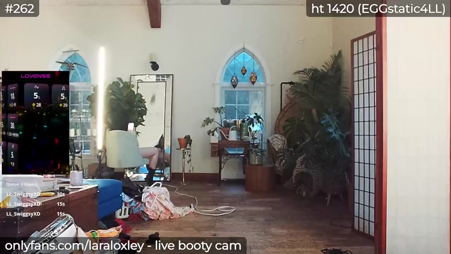 Gallery image thumbnail from LaraLoxley's myfreecams stream on, 04/29/2025, 23:33 image 15 of 20
