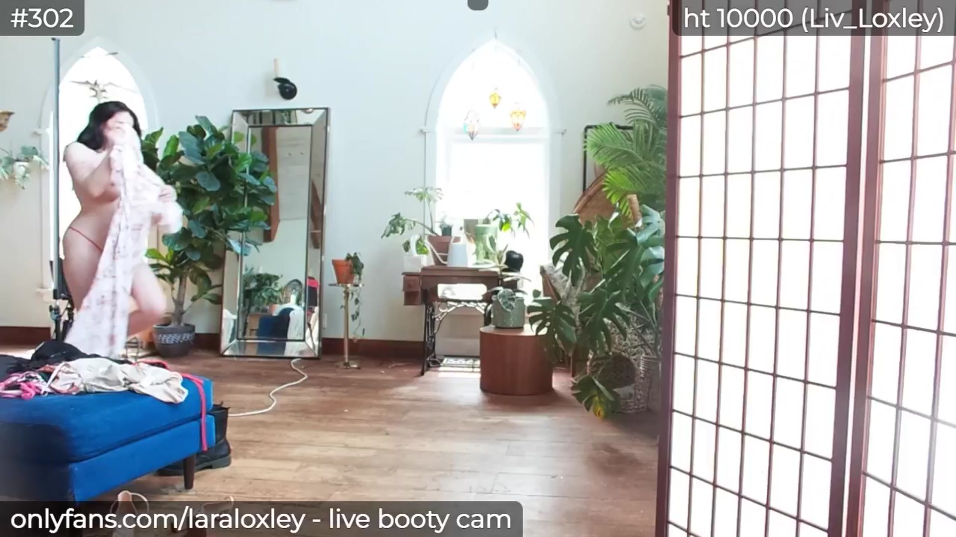 Gallery image thumbnail from LaraLoxley's myfreecams stream on, 05/04/2025, 16:06 image 15 of 20