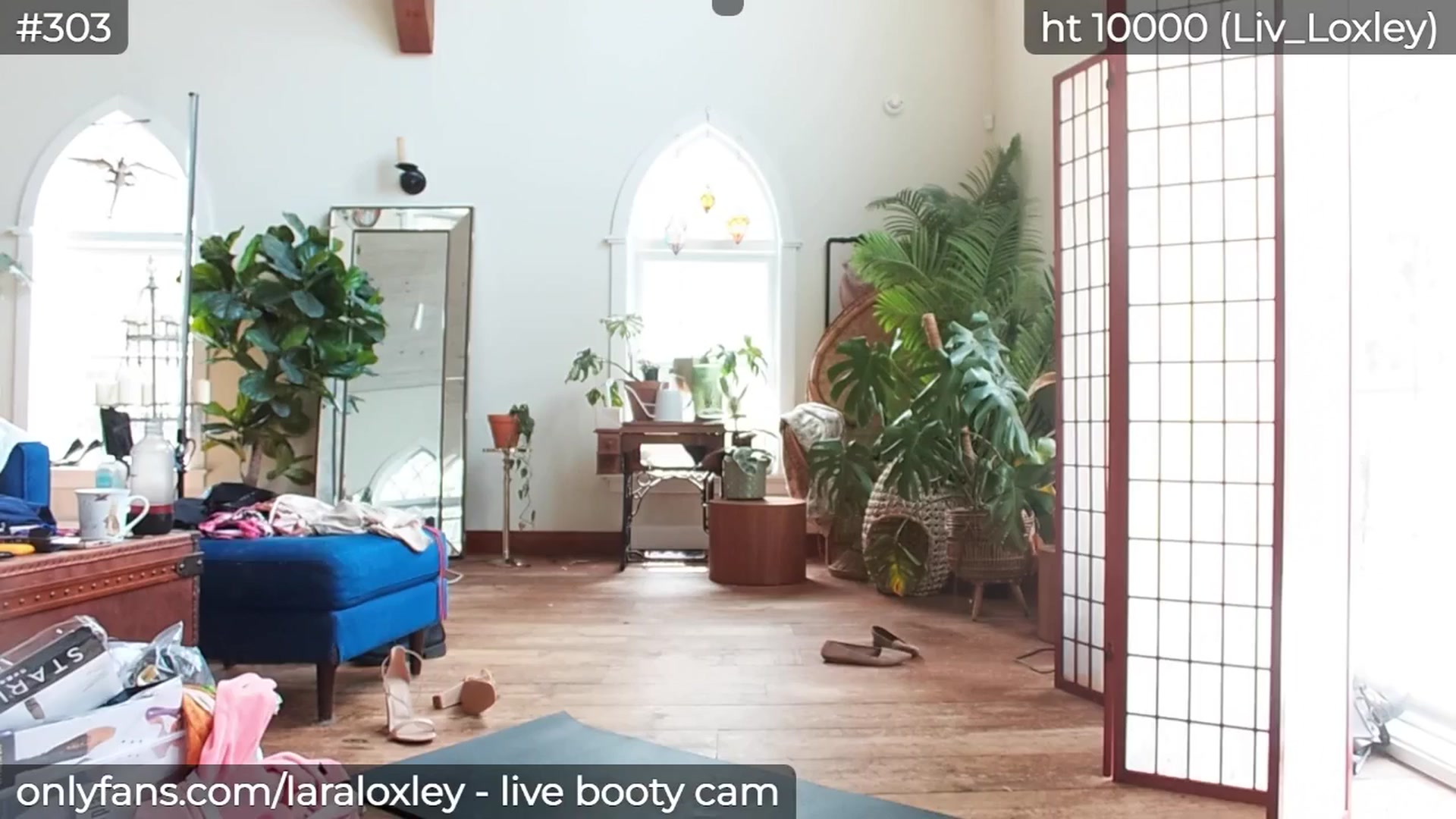 Gallery image thumbnail from LaraLoxley's myfreecams stream on, 05/04/2025, 16:06 image 13 of 20