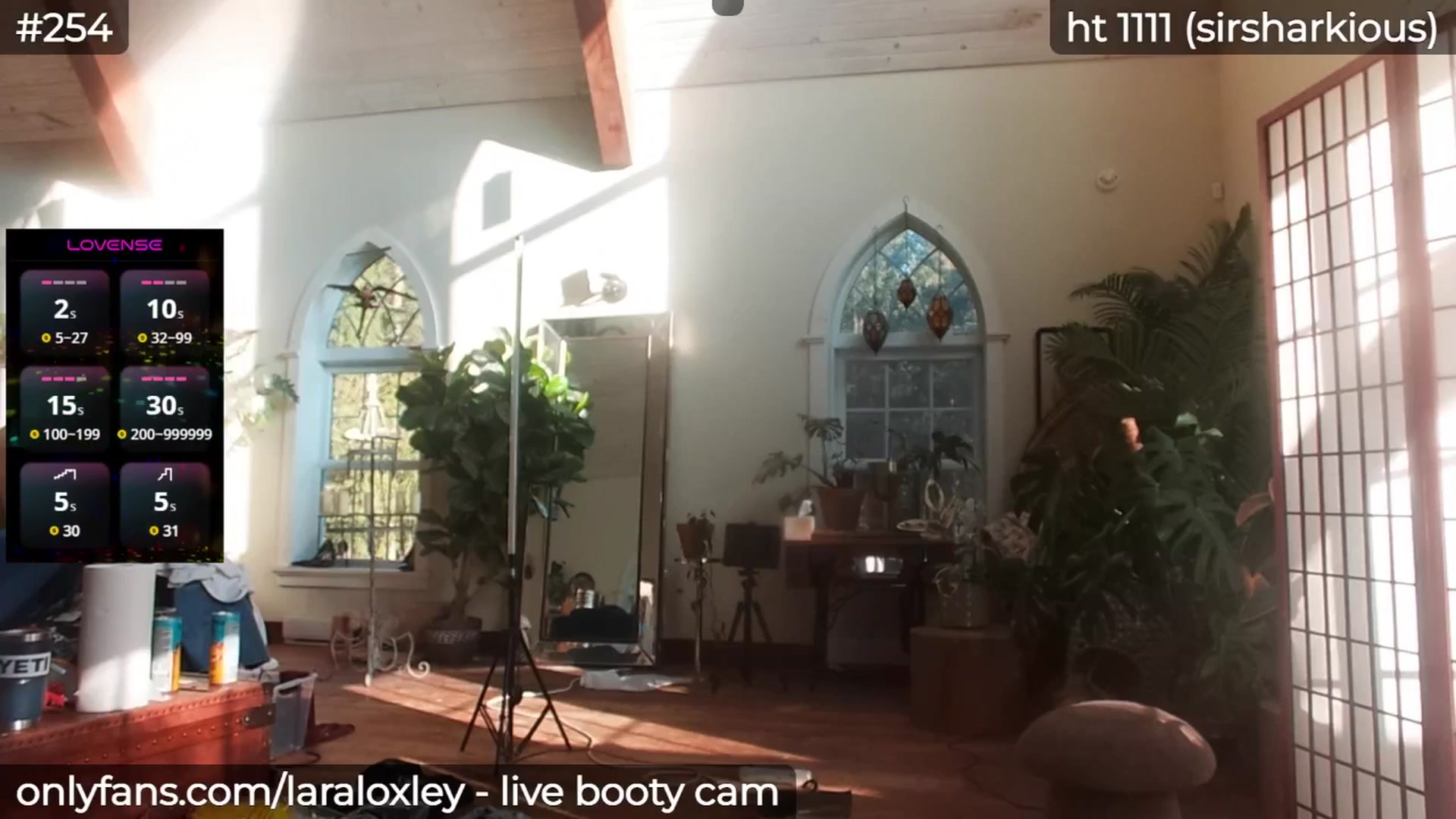 Gallery image thumbnail from LaraLoxley's myfreecams stream on, 05/15/2025, 22:31 image 12 of 20