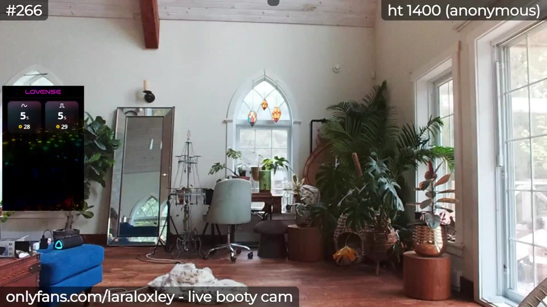 Gallery image thumbnail from LaraLoxley's myfreecams stream on, 05/17/2025, 22:59 image 14 of 20