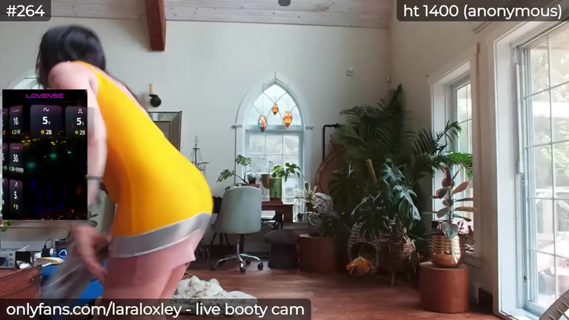 Gallery image thumbnail from LaraLoxley's myfreecams stream on, 05/17/2025, 22:59 image 16 of 20