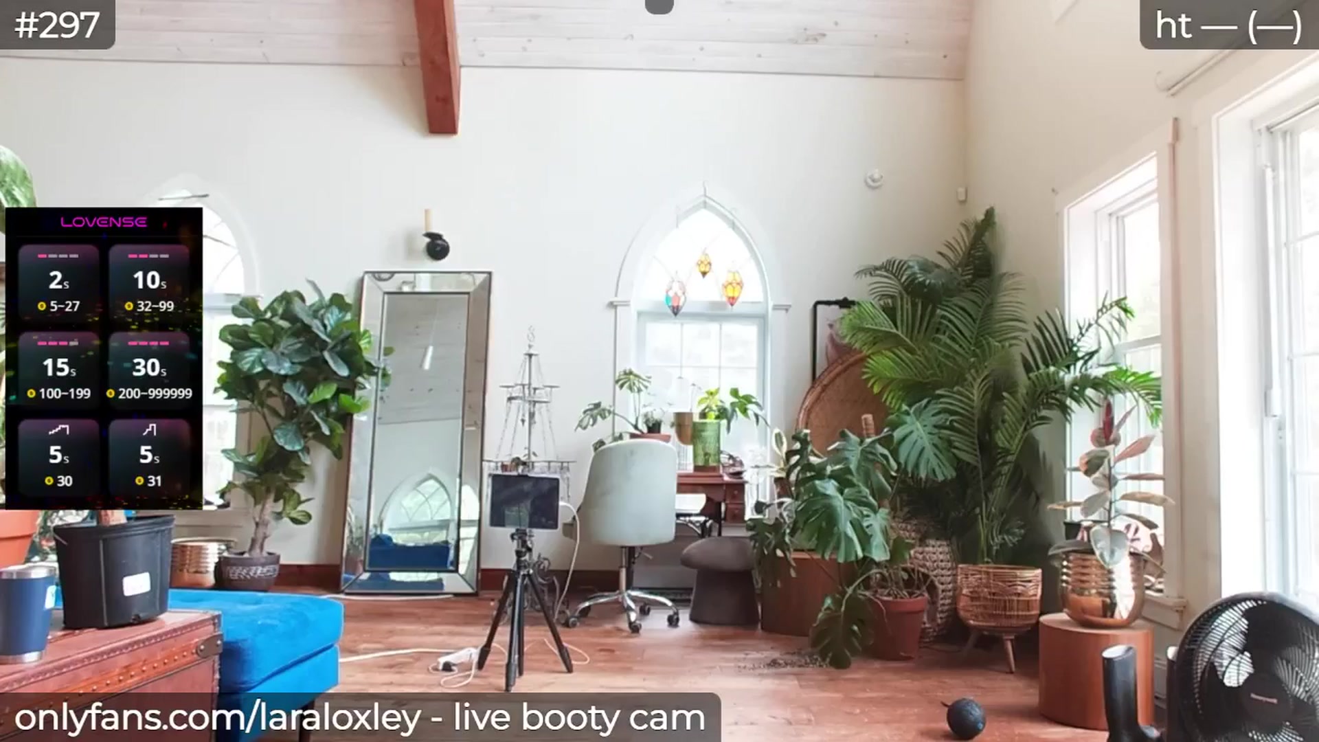Gallery image thumbnail from LaraLoxley's myfreecams stream on, 05/19/2025, 18:32 image 2 of 20