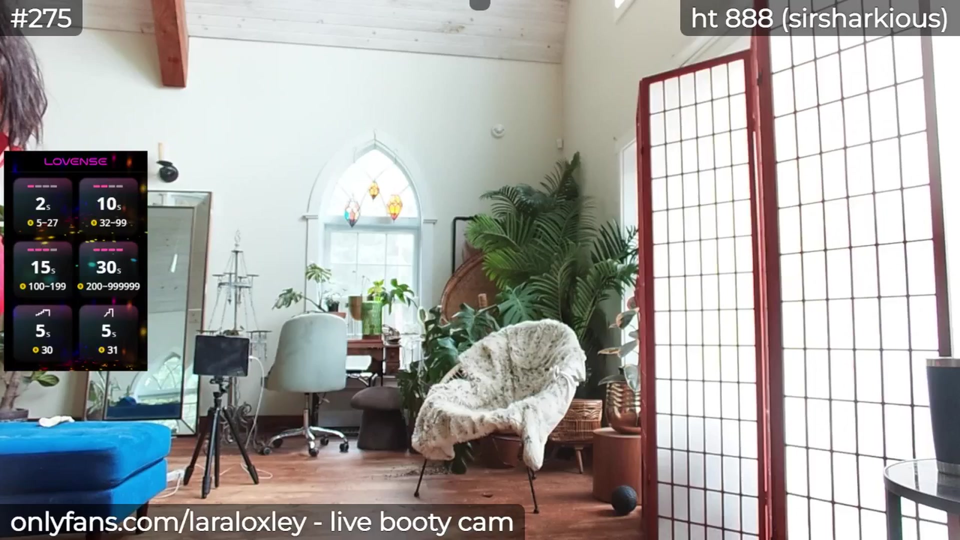 Gallery image thumbnail from LaraLoxley's myfreecams stream on, 05/19/2025, 20:42 image 9 of 20
