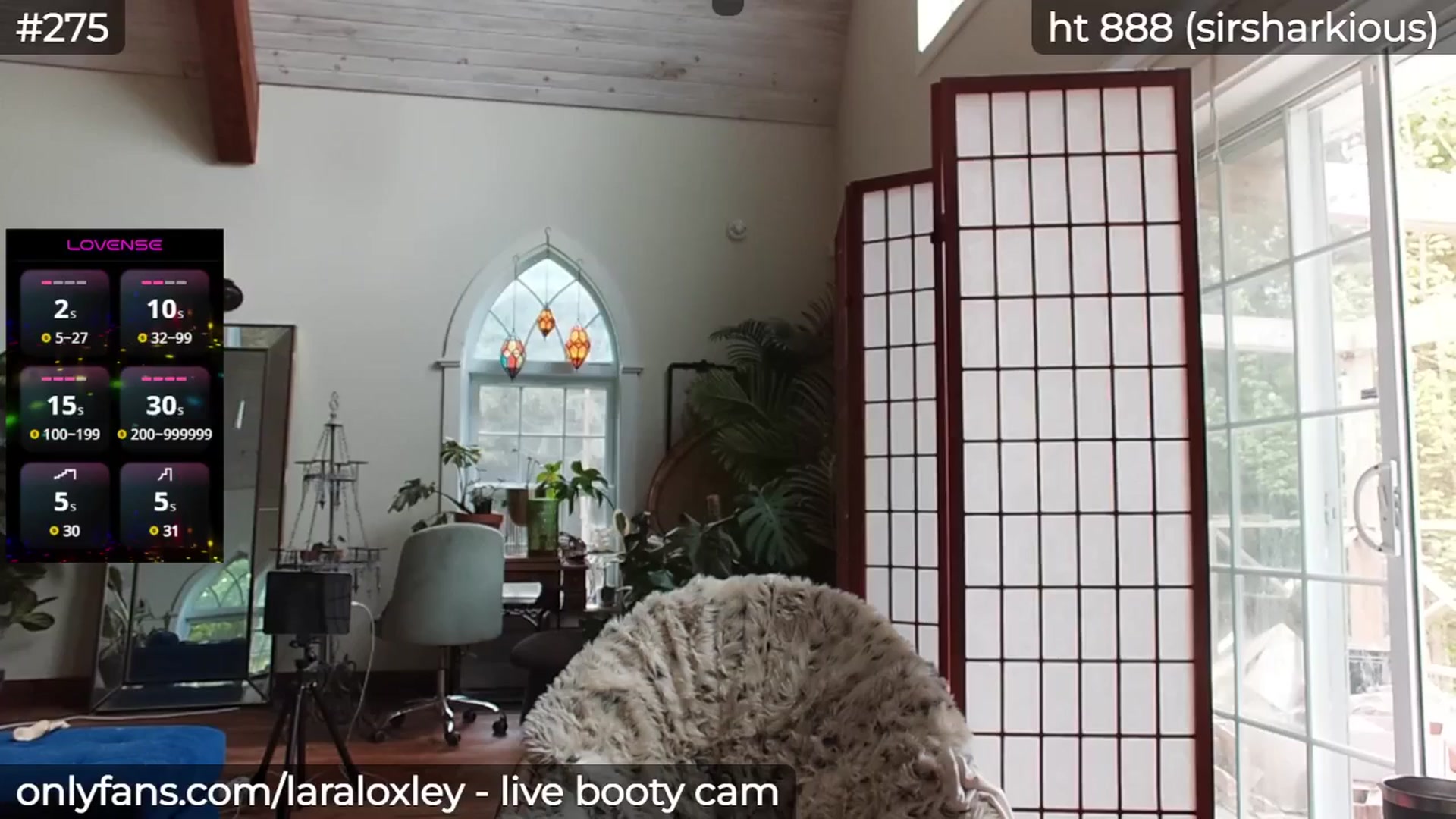 Gallery image thumbnail from LaraLoxley's myfreecams stream on, 05/19/2025, 20:42 image 5 of 20