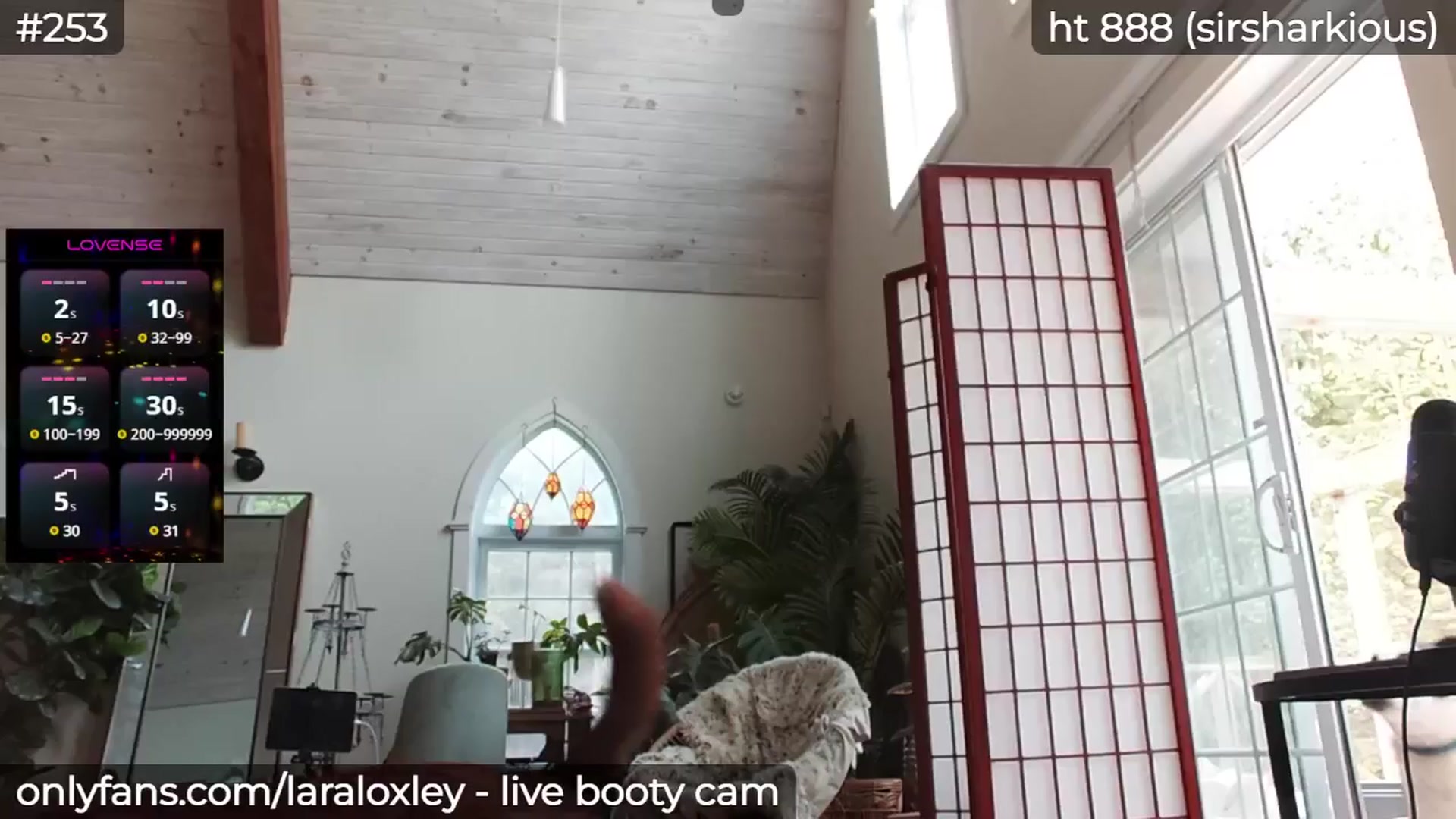 Gallery image thumbnail from LaraLoxley's myfreecams stream on, 05/19/2025, 21:26 image 9 of 20