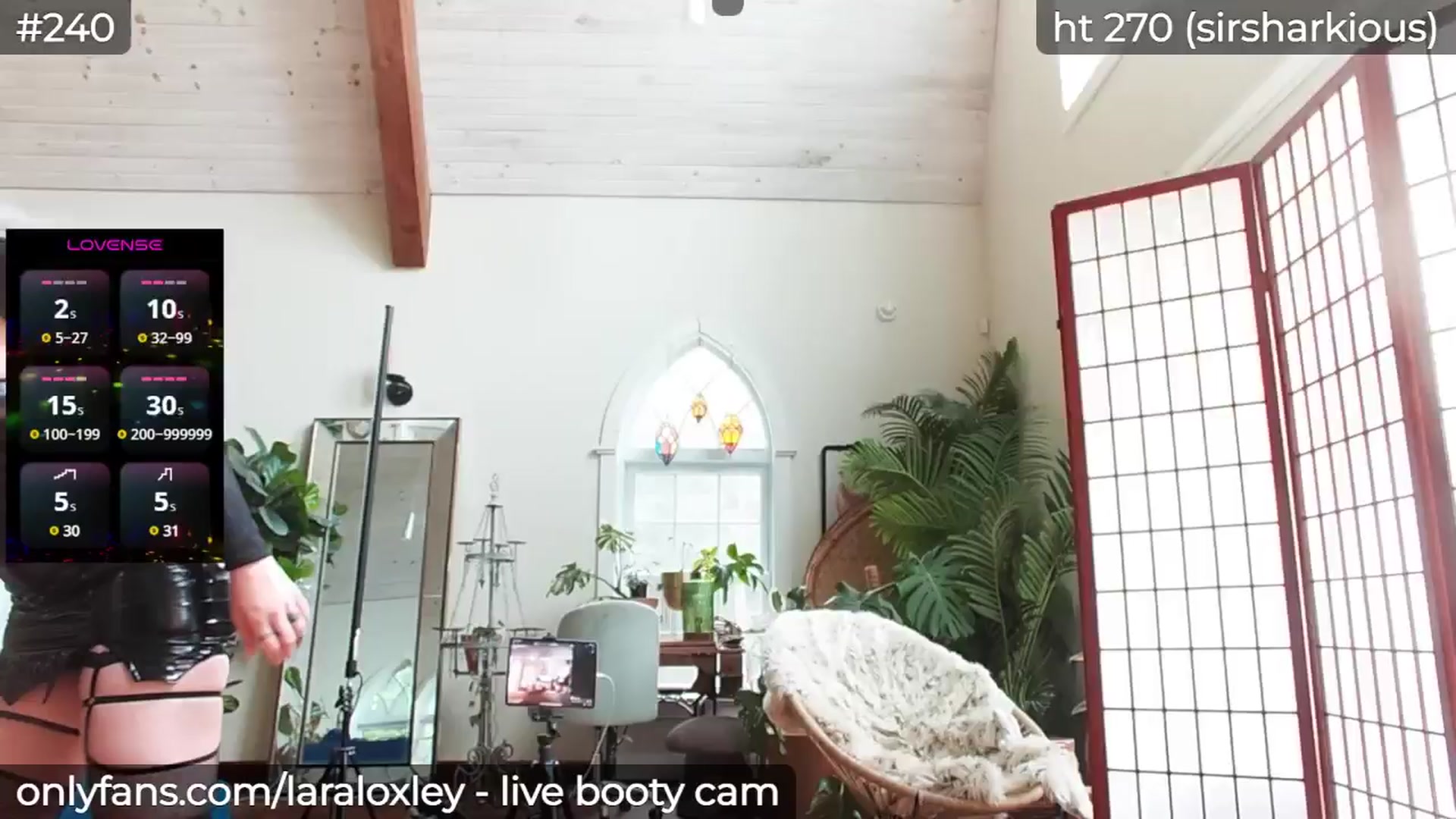 Gallery image thumbnail from LaraLoxley's myfreecams stream on, 05/20/2025, 19:09 image 8 of 20
