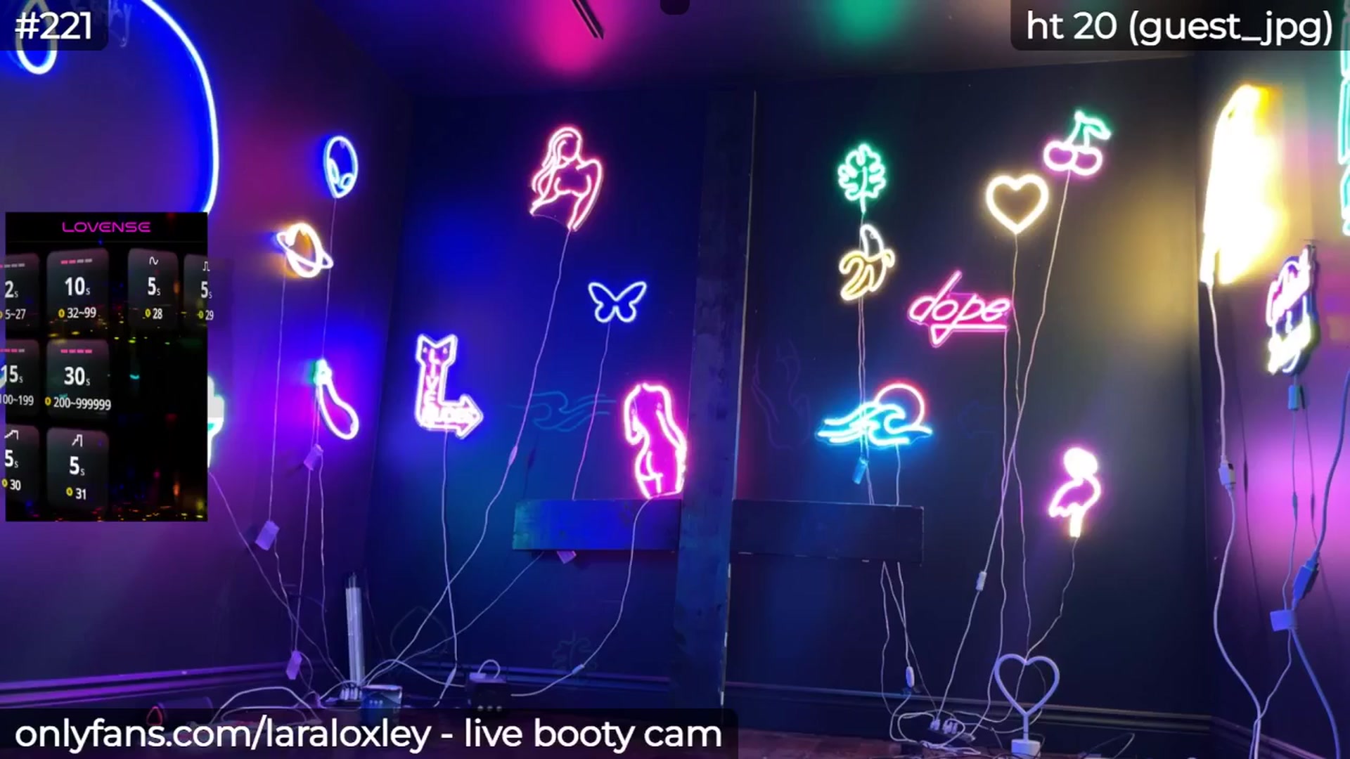 Gallery image thumbnail from LaraLoxley's myfreecams stream on, 05/21/2025, 19:32 image 17 of 20