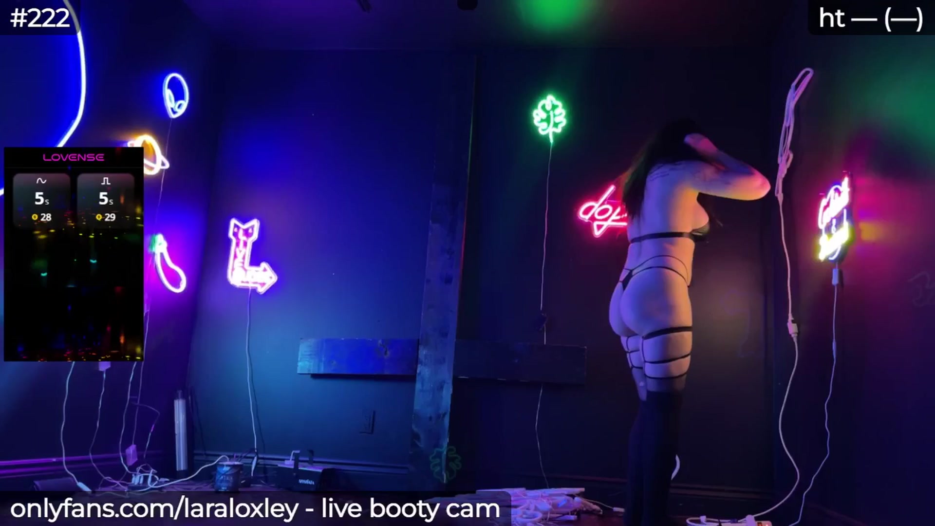 Gallery image thumbnail from LaraLoxley's myfreecams stream on, 05/21/2025, 19:32 image 5 of 20