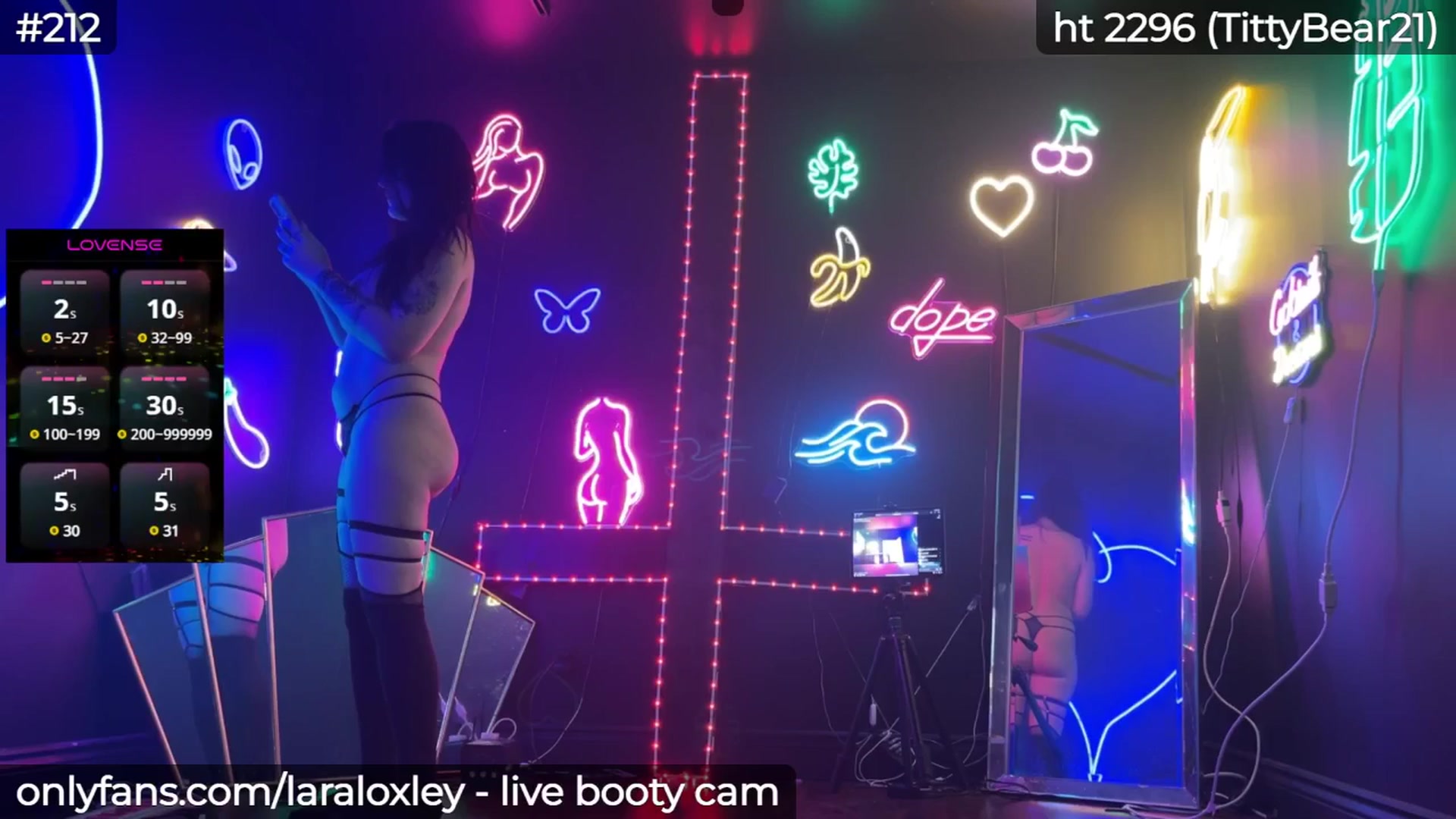 Gallery image thumbnail from LaraLoxley's myfreecams stream on, 05/21/2025, 22:03 image 17 of 20