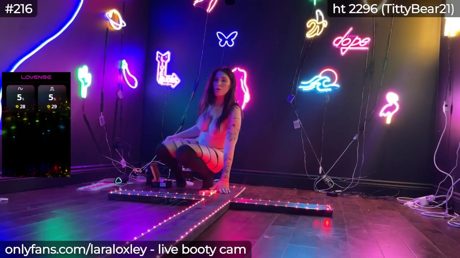 Gallery image thumbnail from LaraLoxley's myfreecams stream on, 05/21/2025, 22:03 image 7 of 20