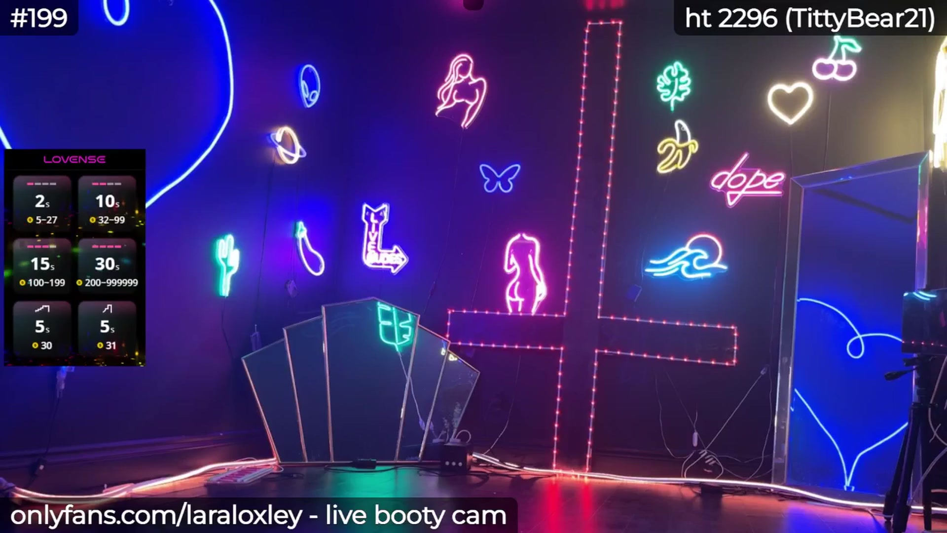 Gallery image thumbnail from LaraLoxley's myfreecams stream on, 05/22/2025, 24:08 image 15 of 20