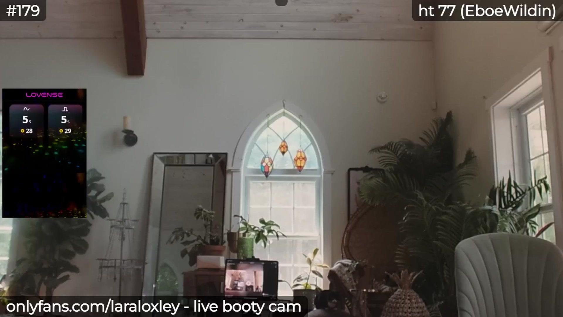 Gallery image thumbnail from LaraLoxley's myfreecams stream on, 06/23/2025, 15:33 image 6 of 20