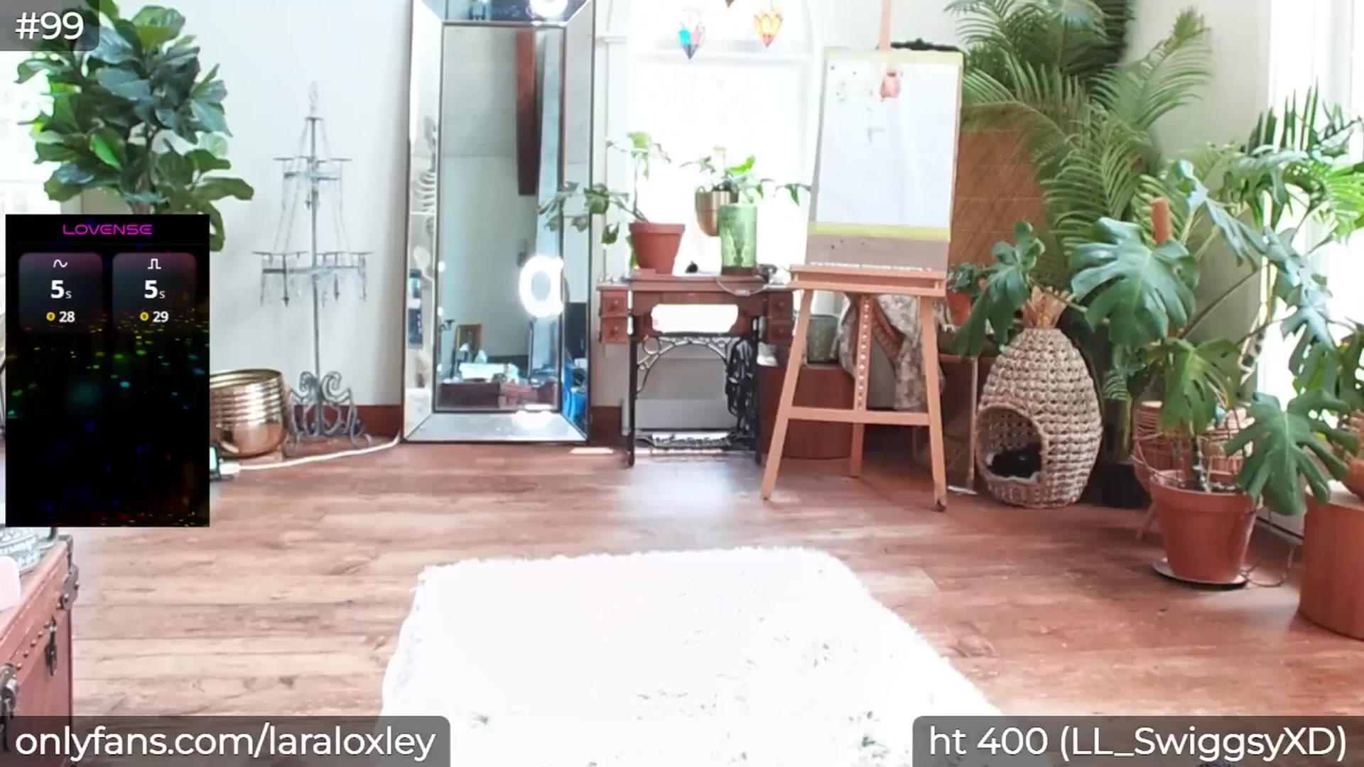 Gallery image thumbnail from LaraLoxley's myfreecams stream on, 07/29/2025, 18:01 image 5 of 20