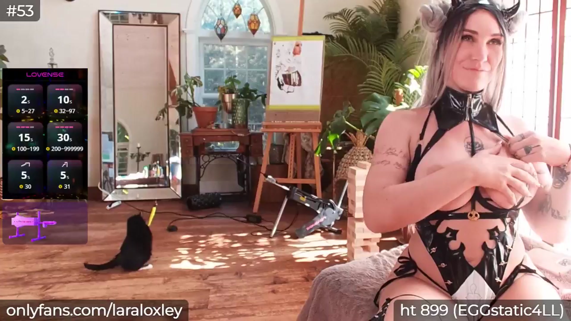 Gallery image thumbnail from LaraLoxley's myfreecams stream on, 08/17/2025, 22:22 image 12 of 20