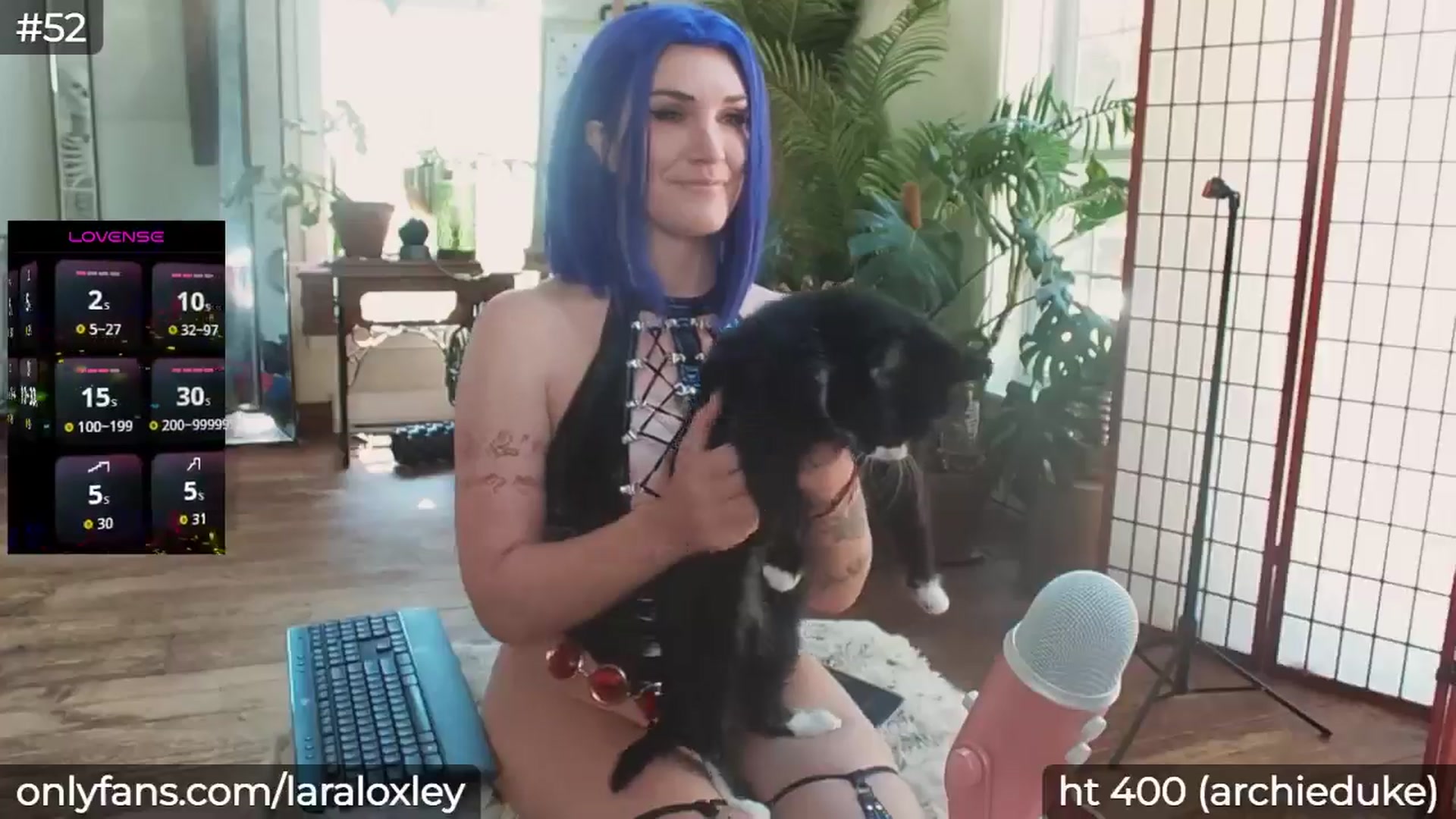 Gallery image thumbnail from LaraLoxley's myfreecams stream on, 08/22/2025, 18:39 image 7 of 20