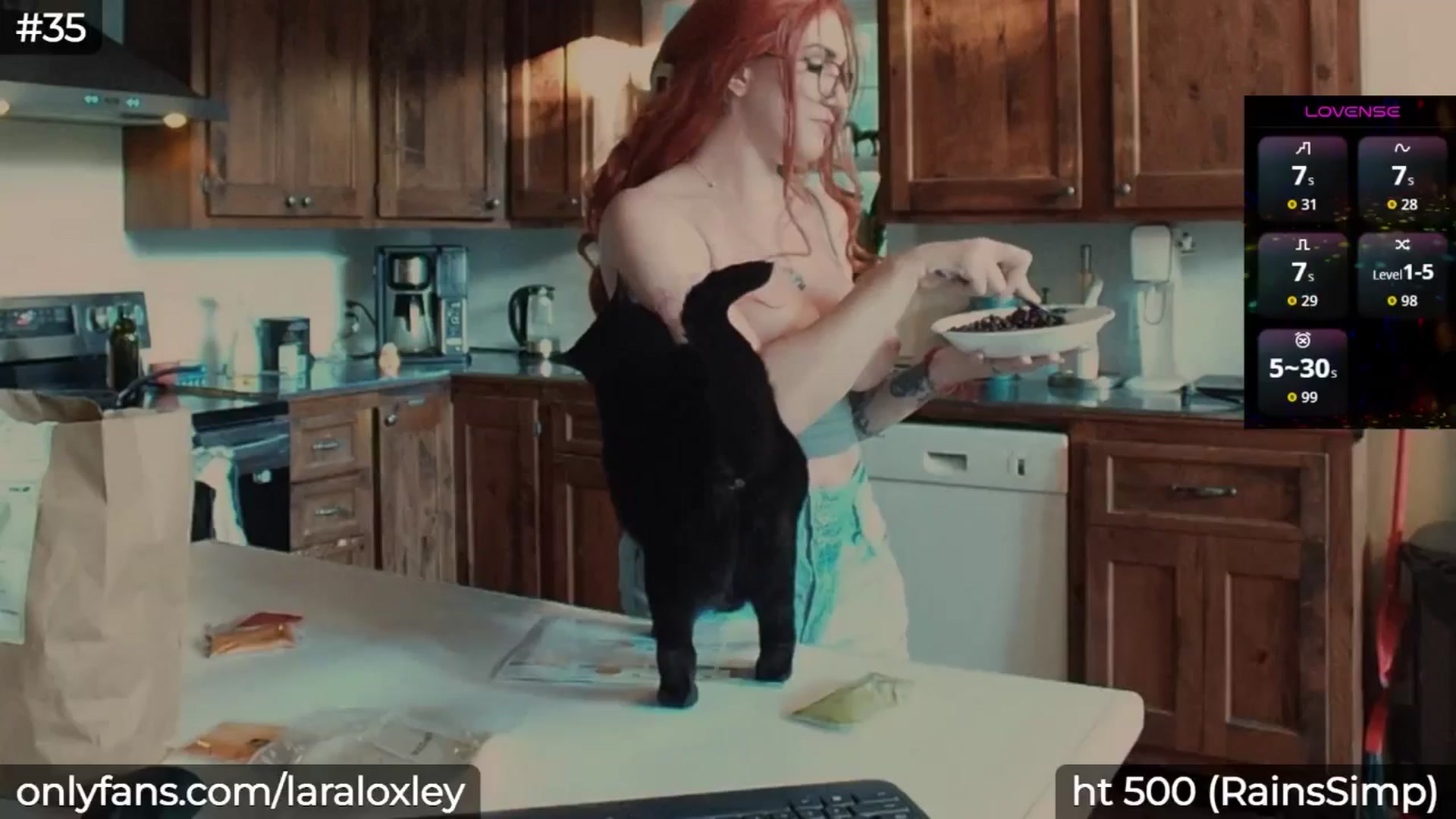Gallery image thumbnail from LaraLoxley's myfreecams stream on, 09/02/2025, 23:00 image 10 of 20