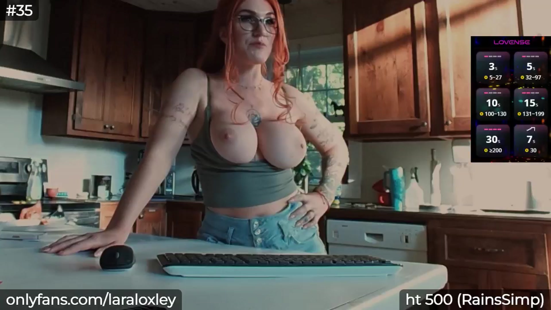 Gallery image thumbnail from LaraLoxley's myfreecams stream on, 09/02/2025, 23:00 image 2 of 20