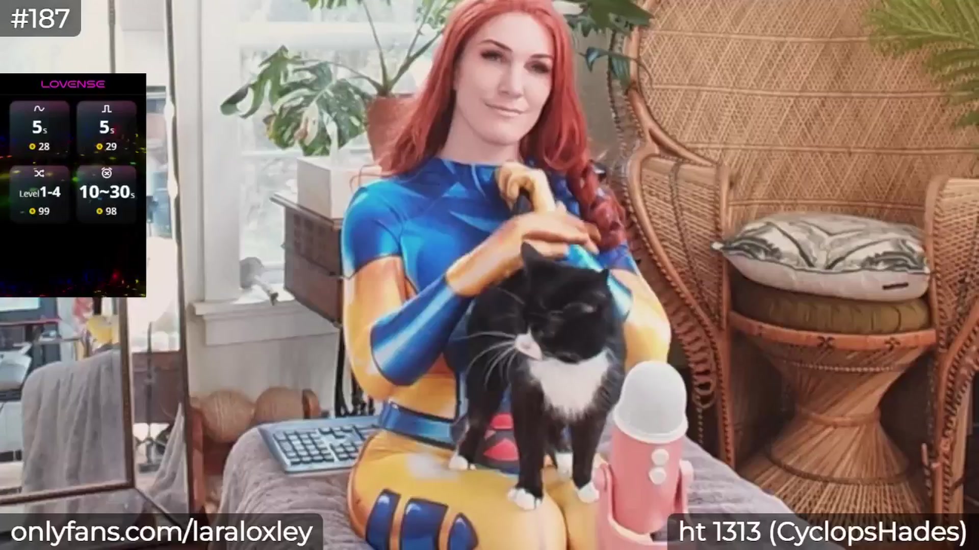Gallery image thumbnail from LaraLoxley's myfreecams stream on, 10/10/2025, 19:02 image 1 of 20
