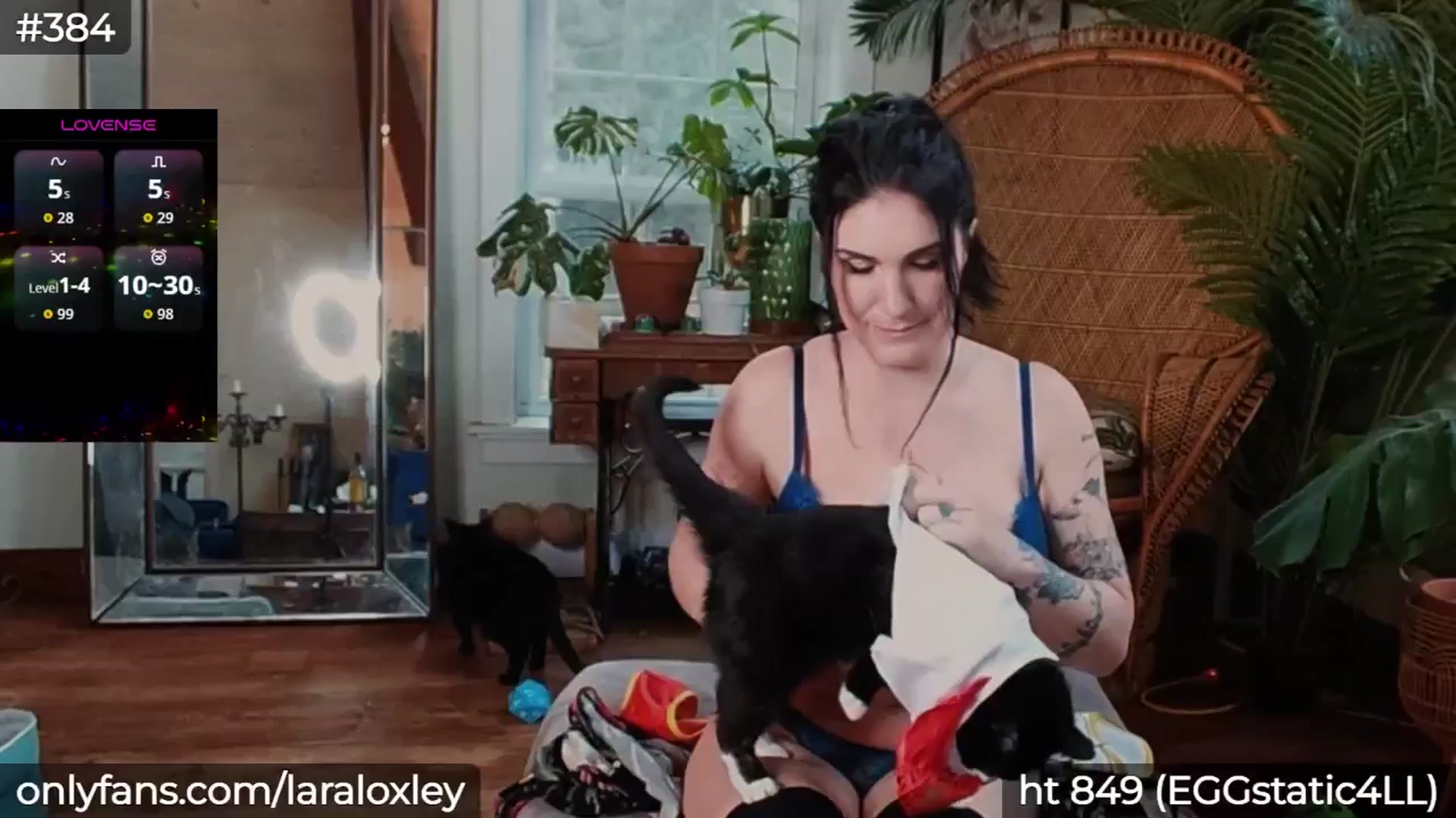 Gallery image thumbnail from LaraLoxley's myfreecams stream on, 10/25/2025, 22:13 image 5 of 20