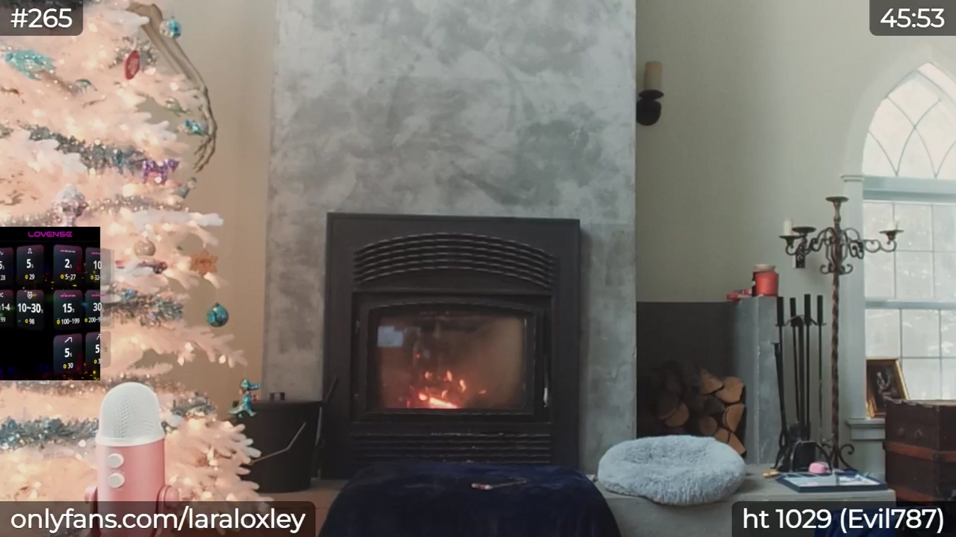 Gallery image thumbnail from LaraLoxley's myfreecams stream on, 12/22/2025, 17:26 image 16 of 20