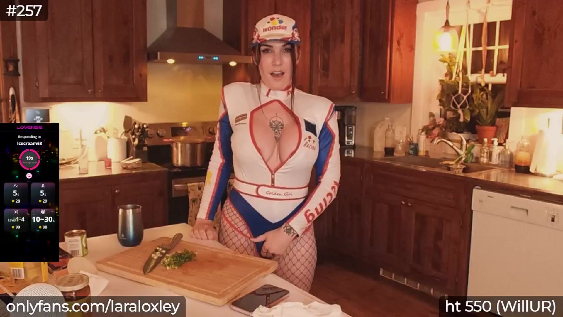 Gallery image thumbnail from LaraLoxley's myfreecams stream on, 12/23/2025, 22:54 image 7 of 20