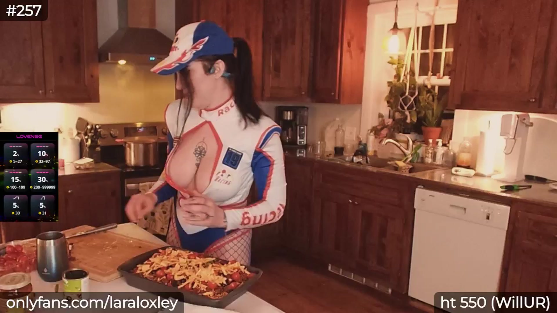 Gallery image thumbnail from LaraLoxley's myfreecams stream on, 12/23/2025, 22:54 image 18 of 20