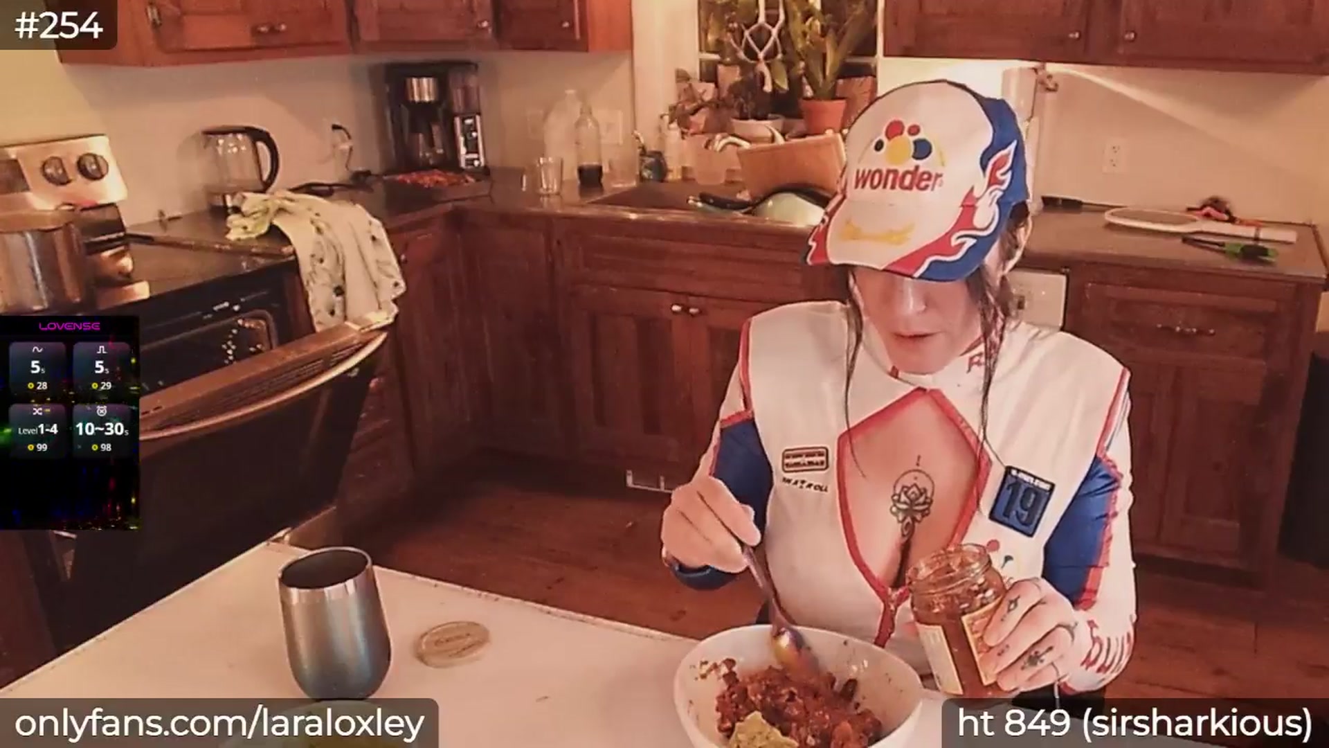 Gallery image thumbnail from LaraLoxley's myfreecams stream on, 12/23/2025, 23:40 image 11 of 20