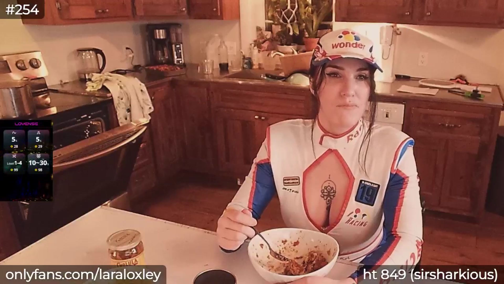 Gallery image thumbnail from LaraLoxley's myfreecams stream on, 12/23/2025, 23:40 image 15 of 20