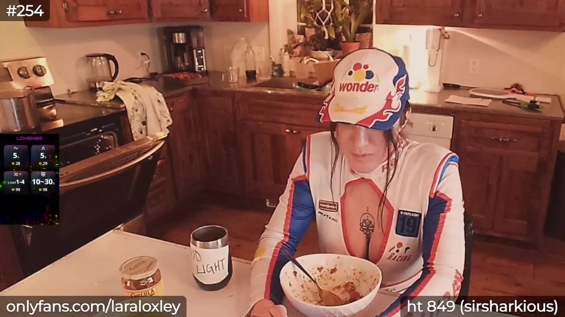 Gallery image thumbnail from LaraLoxley's myfreecams stream on, 12/23/2025, 23:40 image 17 of 20