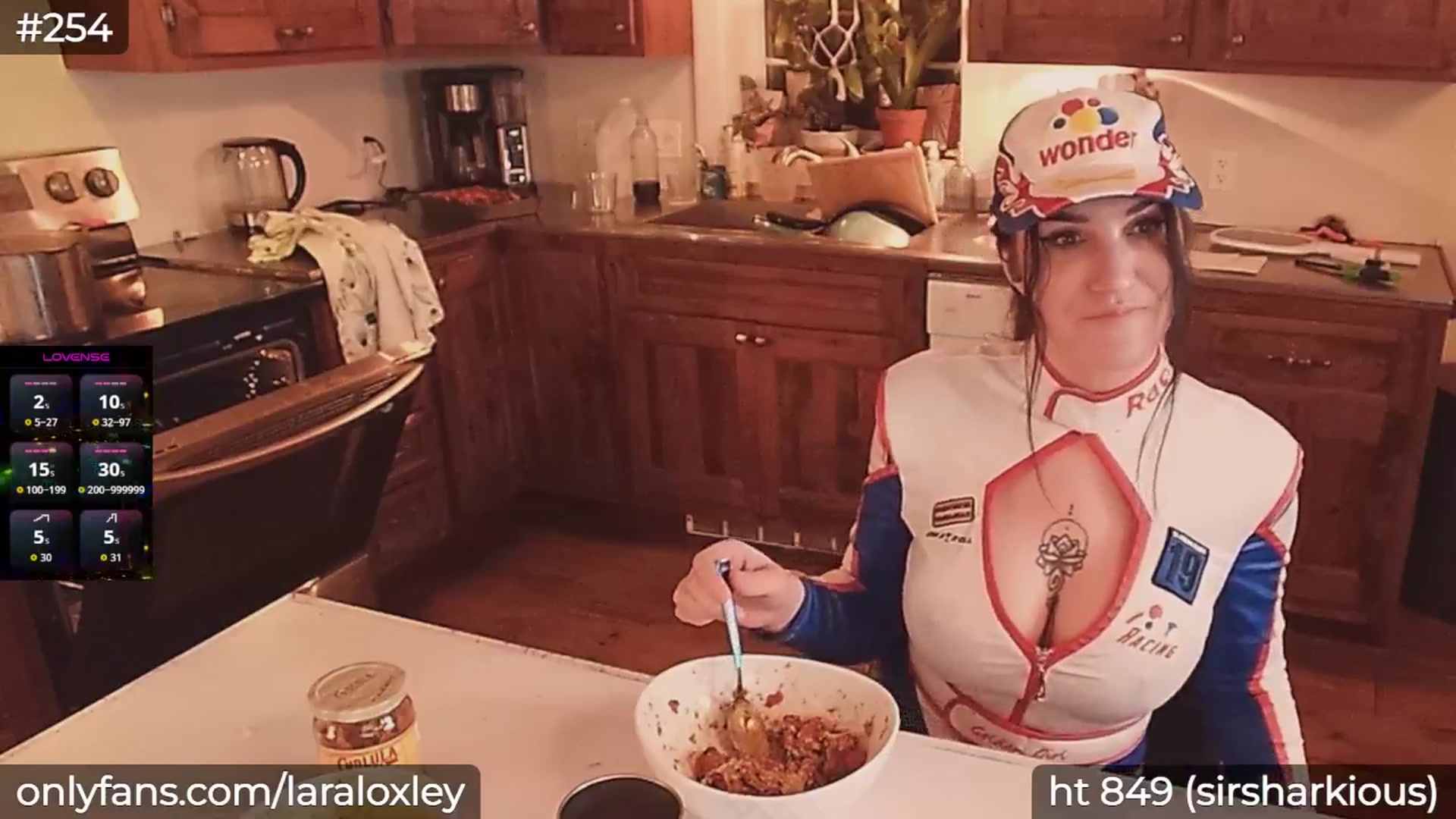 Gallery image thumbnail from LaraLoxley's myfreecams stream on, 12/23/2025, 23:40 image 14 of 20