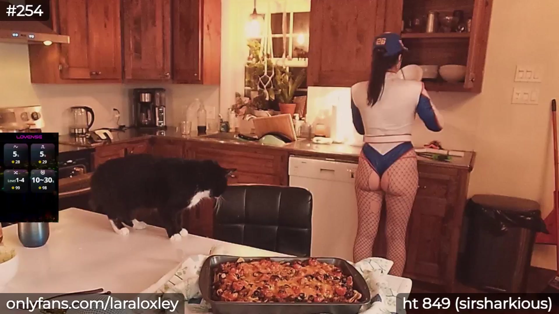 Gallery image thumbnail from LaraLoxley's myfreecams stream on, 12/23/2025, 23:40 image 8 of 20