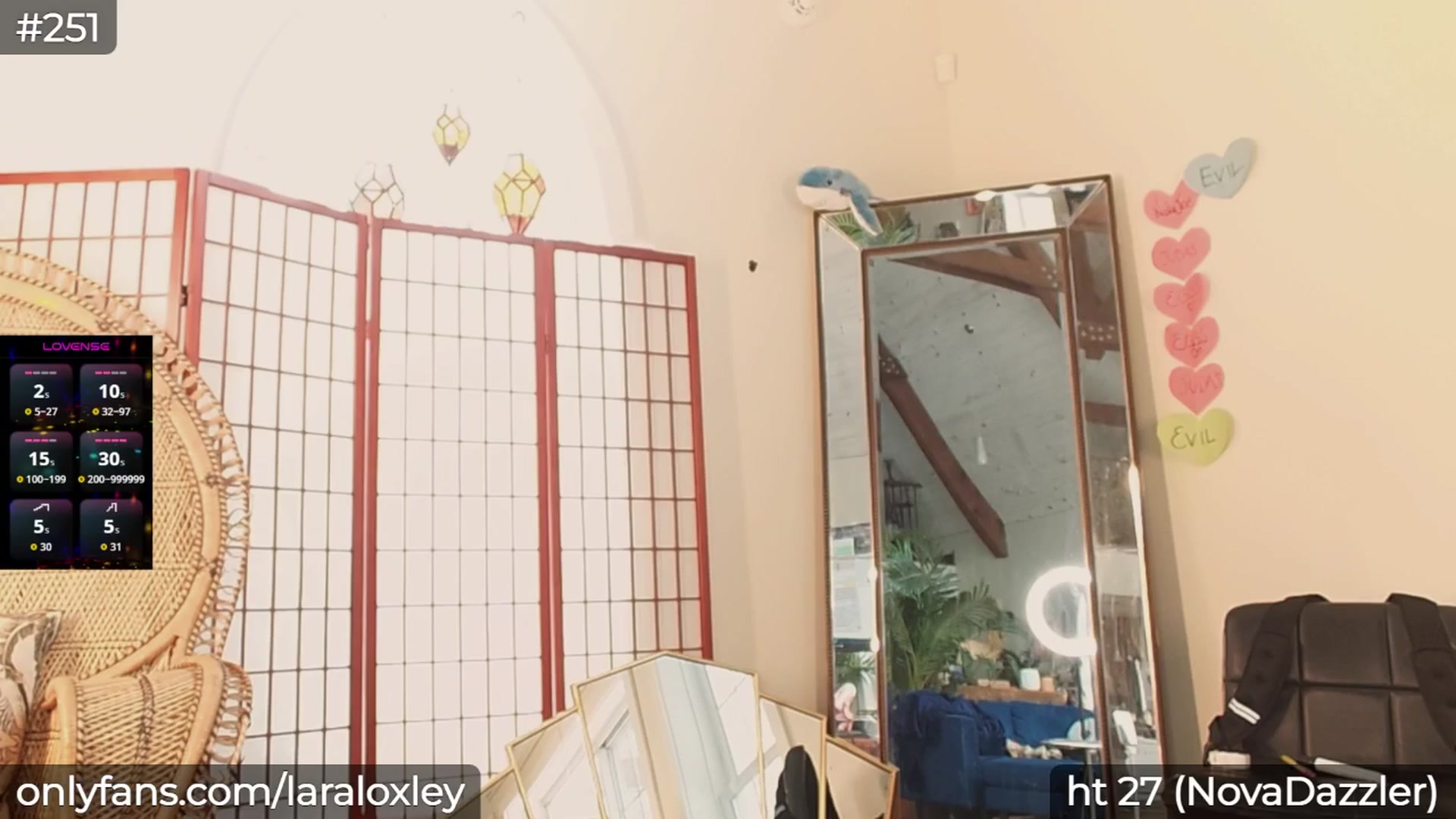 Gallery image thumbnail from LaraLoxley's myfreecams stream on, 03/19/2026, 14:52 image 6 of 20