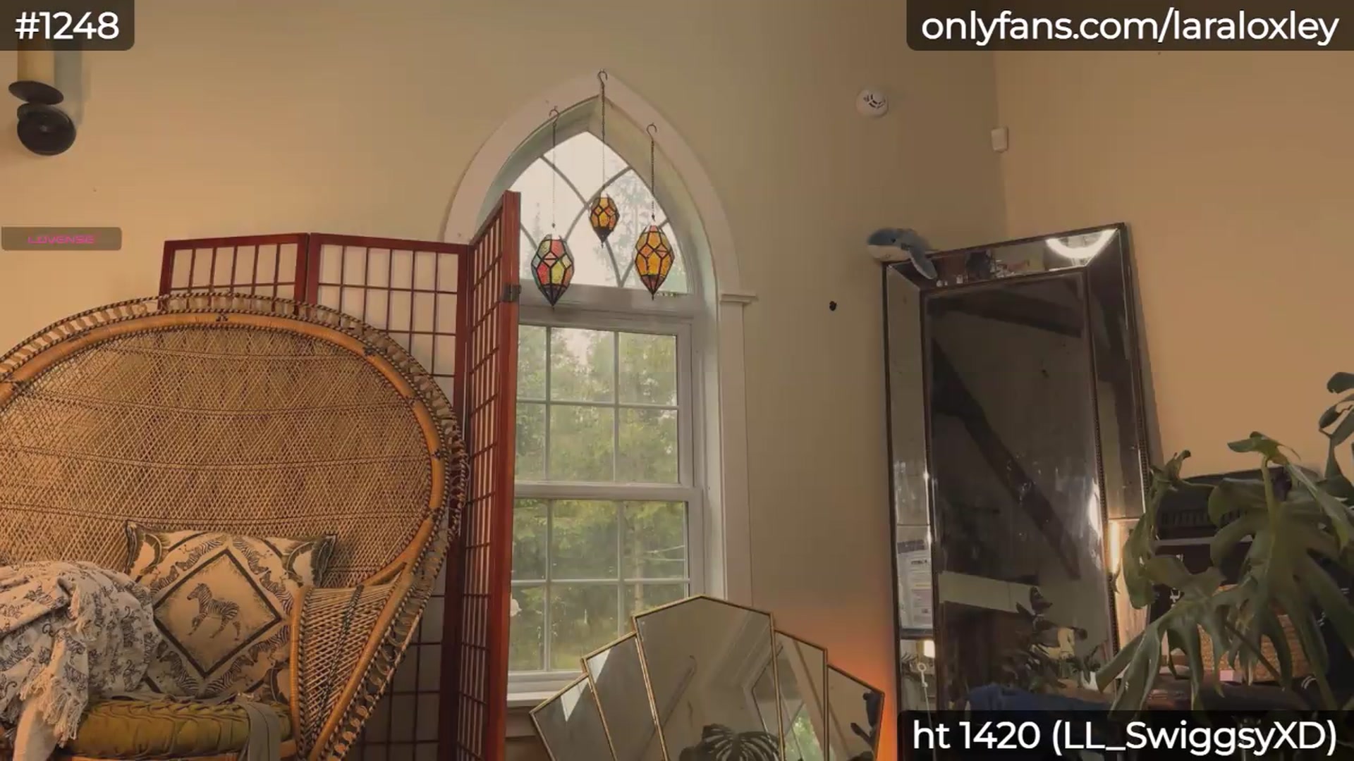 Gallery image thumbnail from LaraLoxley's myfreecams stream on, 05/29/2026, 20:36 image 12 of 20