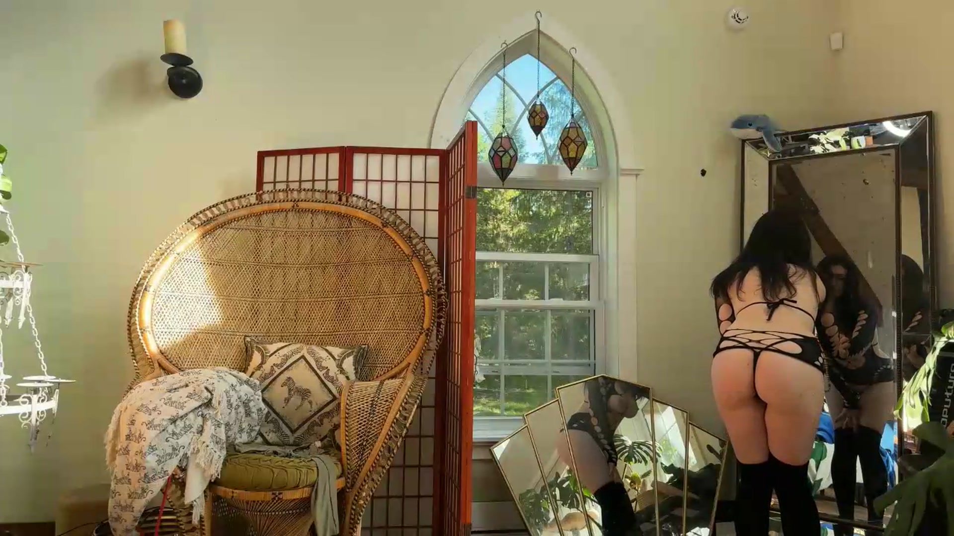 Gallery image thumbnail from LaraLoxley's myfreecams stream on, 05/30/2026, 22:01 image 8 of 20